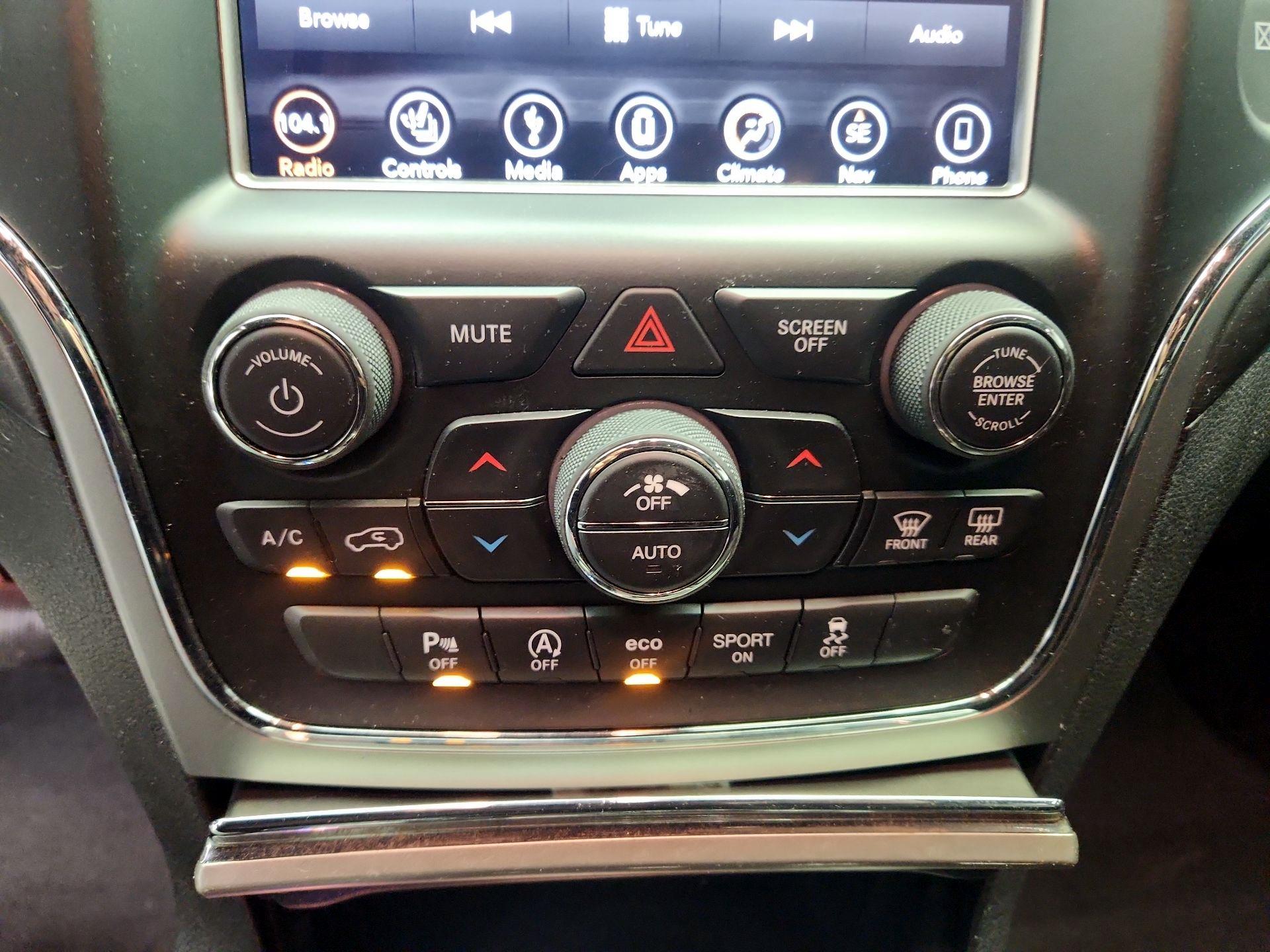 Thumbnail: 2018 Jeep Grand Cherokee - 16