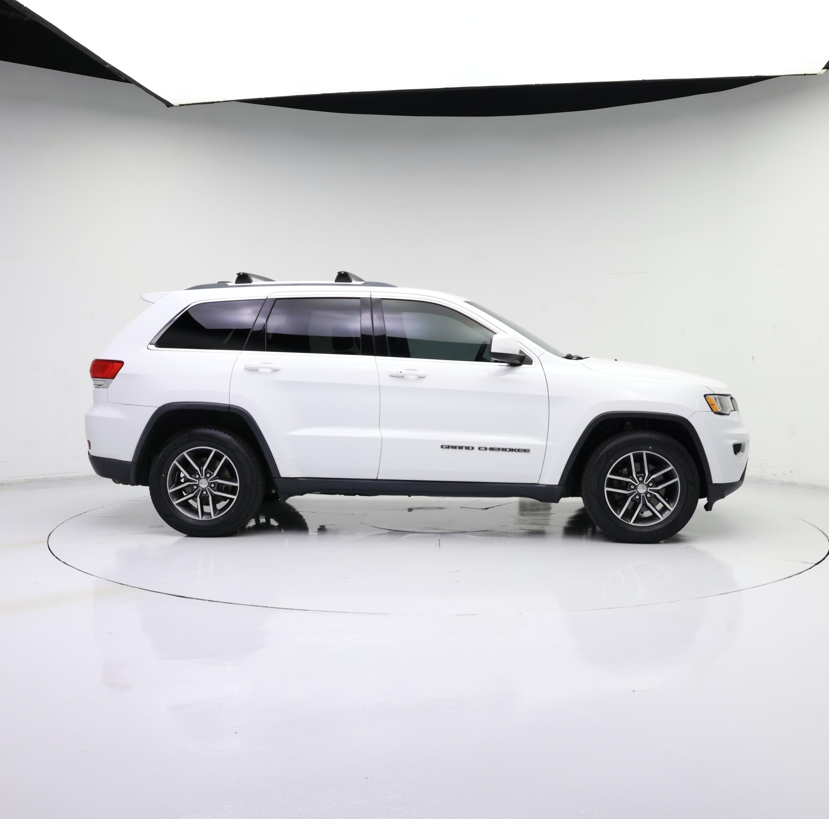 Thumbnail: 2018 Jeep Grand Cherokee - 7
