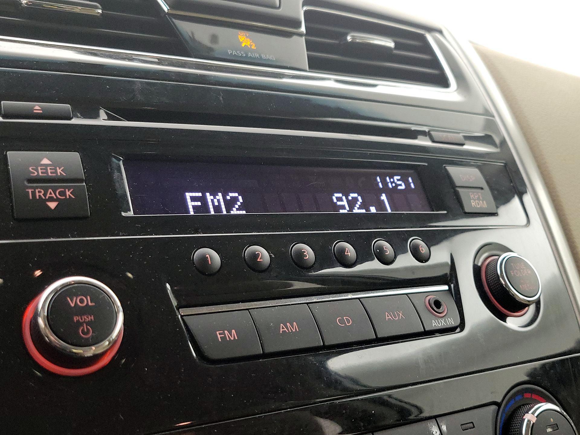 Thumbnail: 2015 Nissan Altima - 14