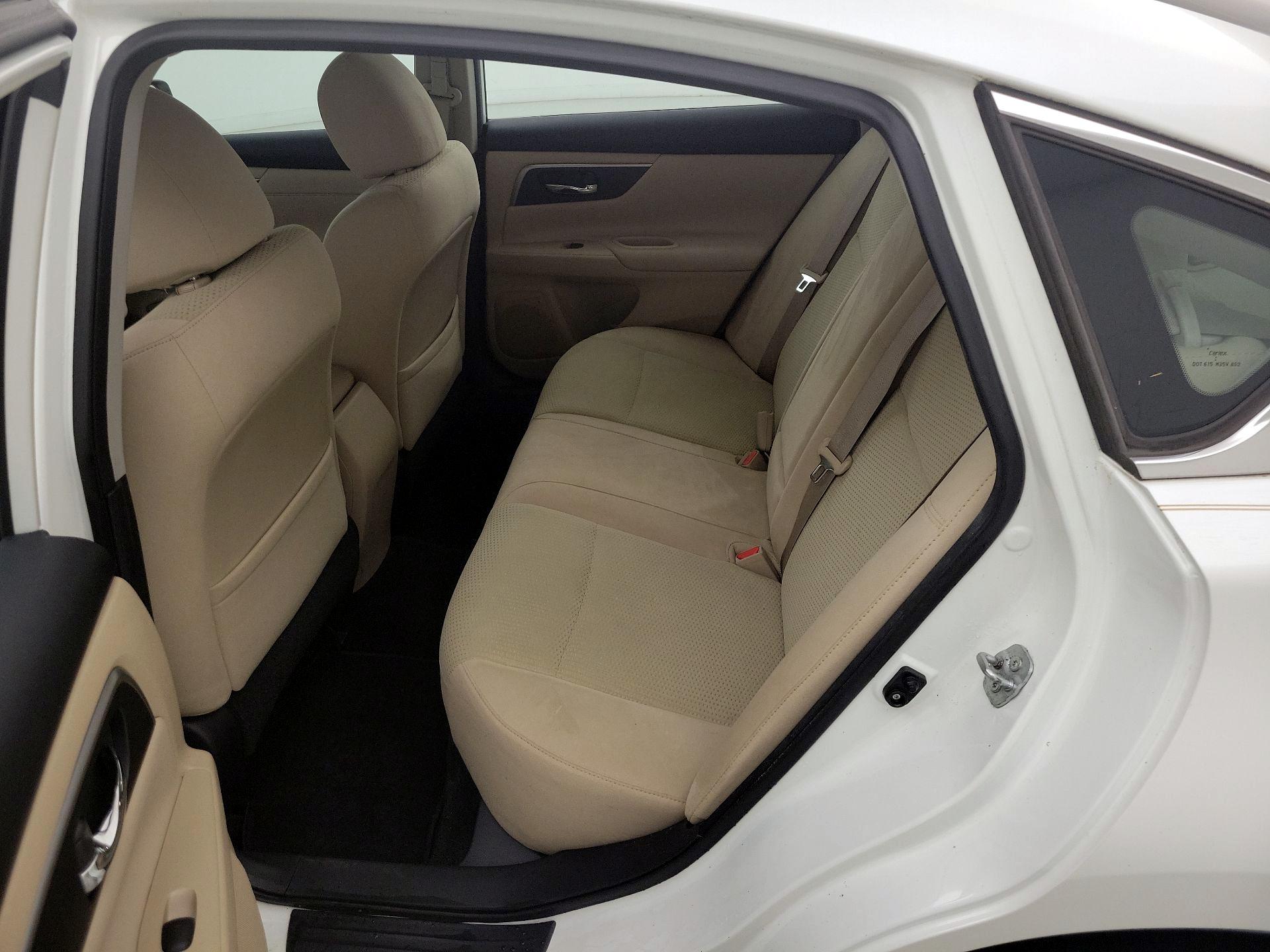 Thumbnail: 2015 Nissan Altima - 17