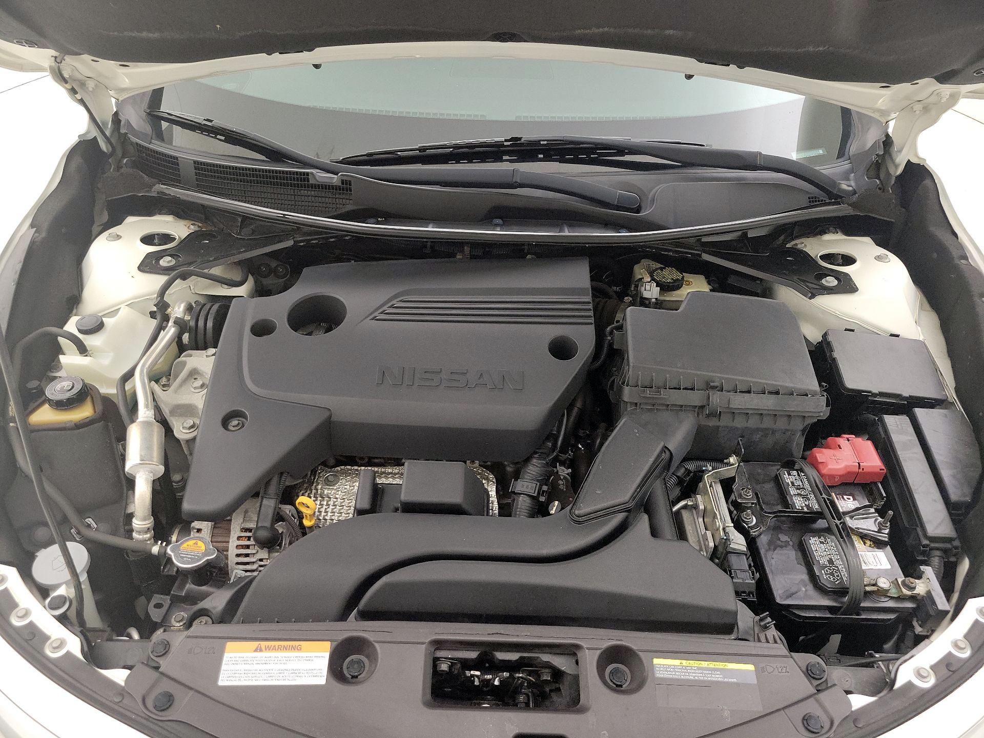 Thumbnail: 2015 Nissan Altima - 19