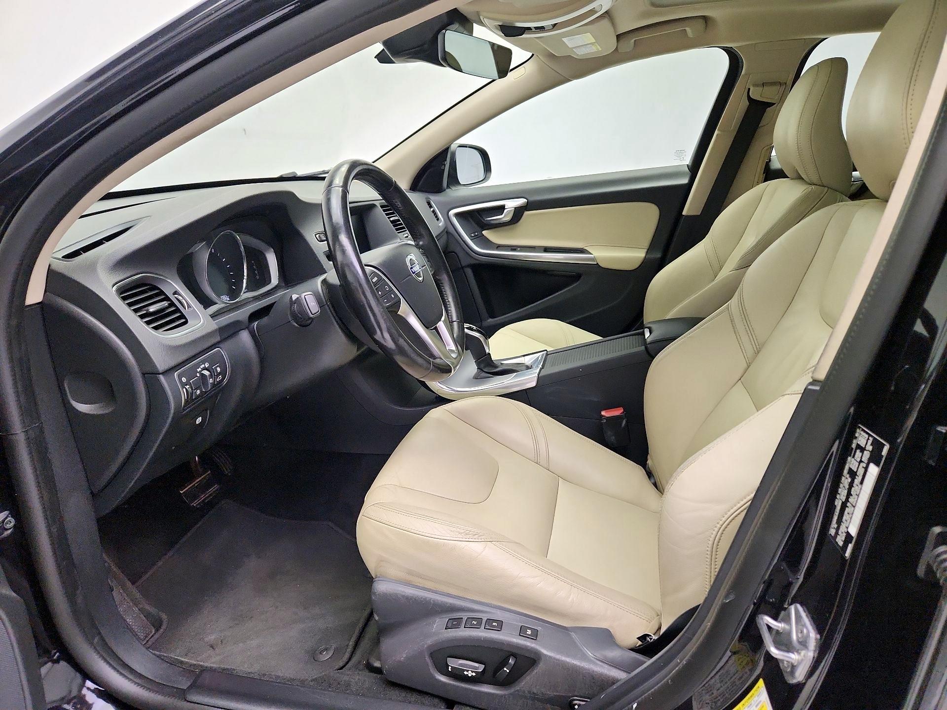 Thumbnail: 2018 Volvo V60 - 11