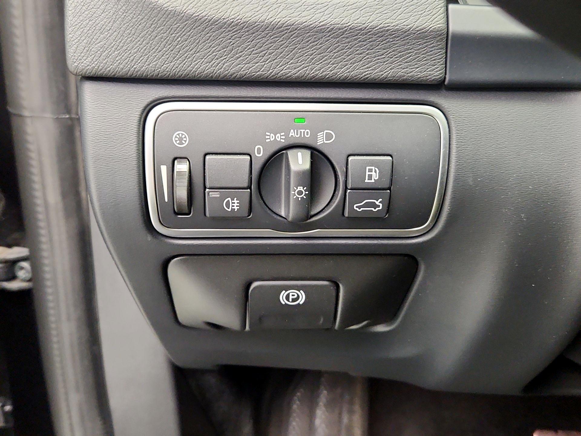 Thumbnail: 2018 Volvo V60 - 13