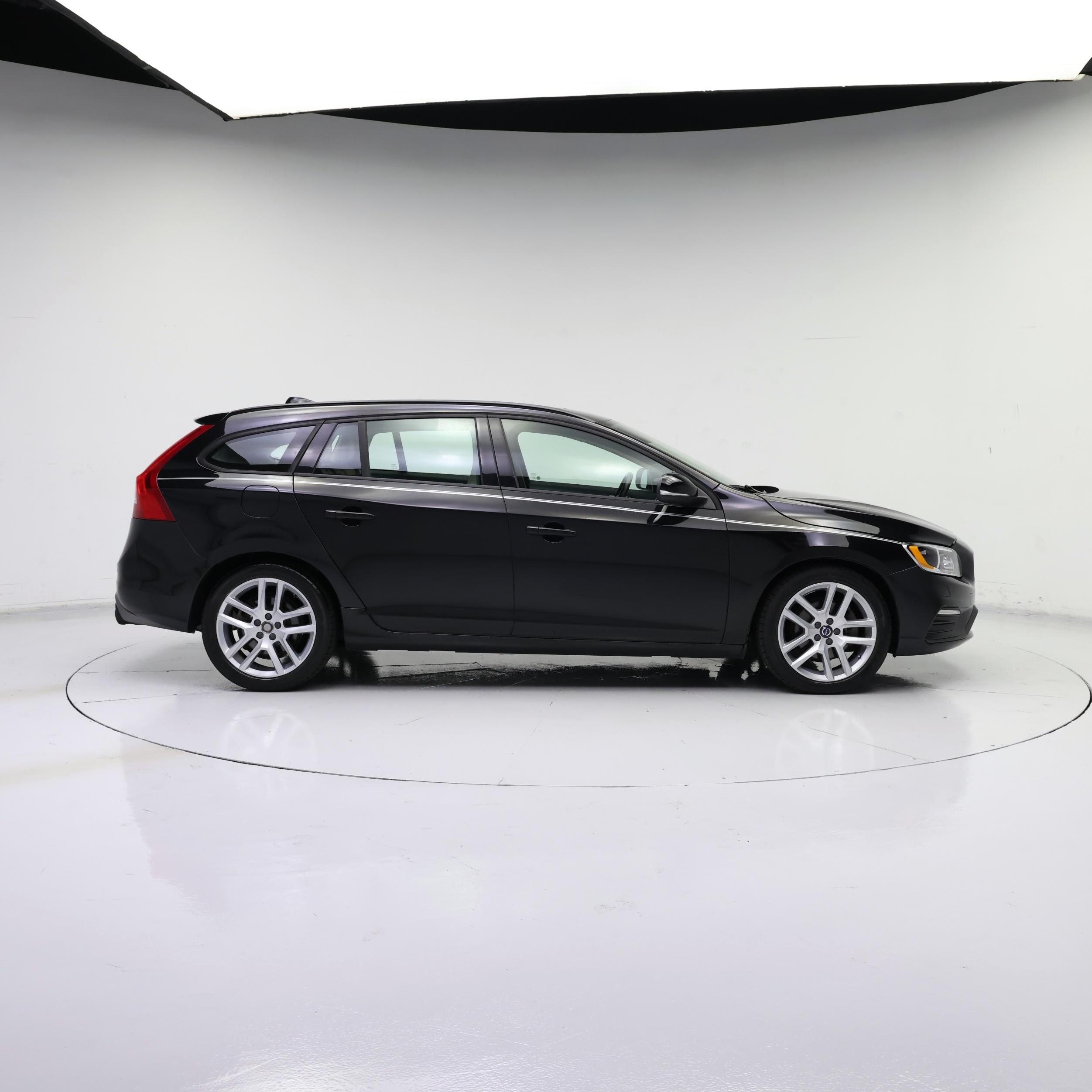 Thumbnail: 2018 Volvo V60 - 7