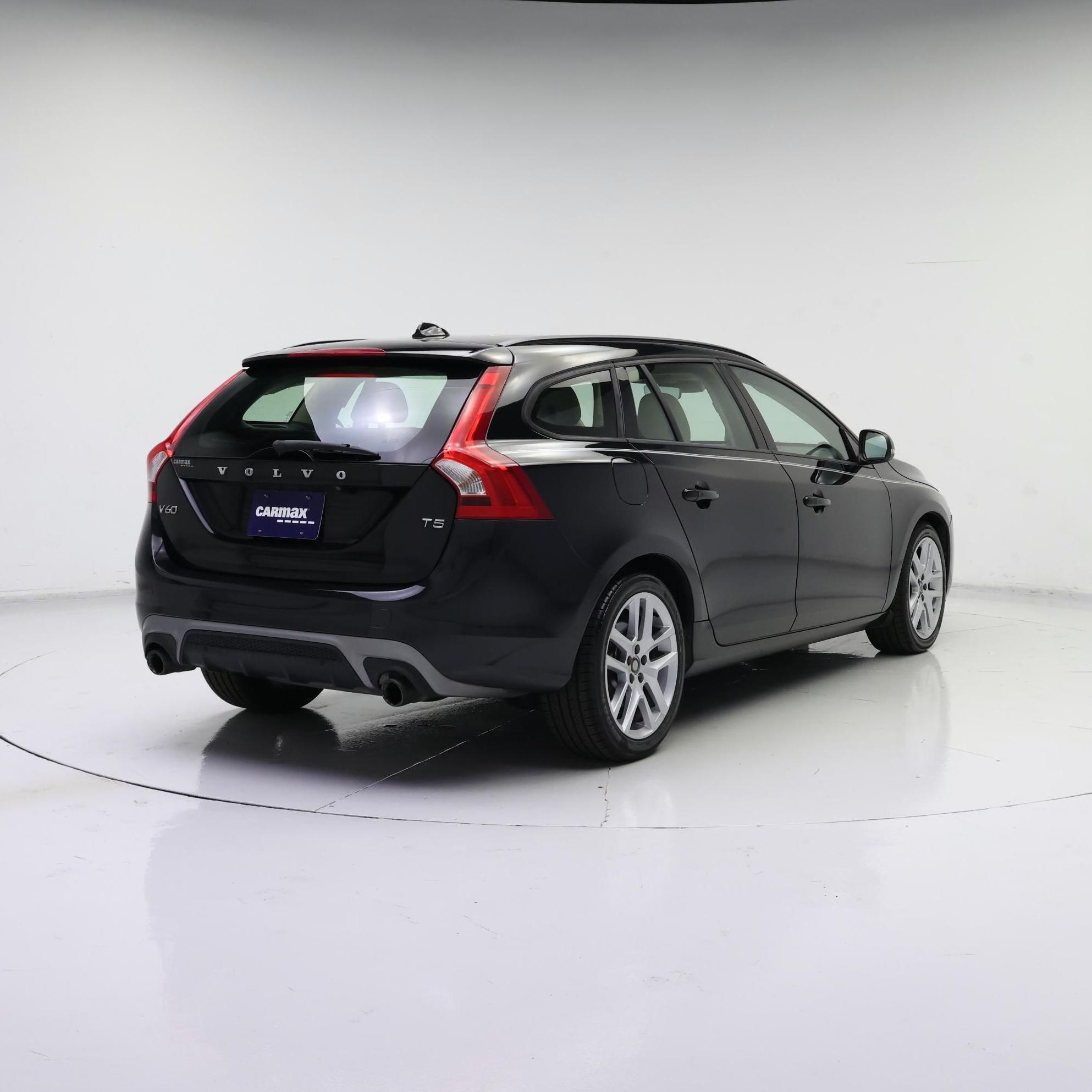 Thumbnail: 2018 Volvo V60 - 8
