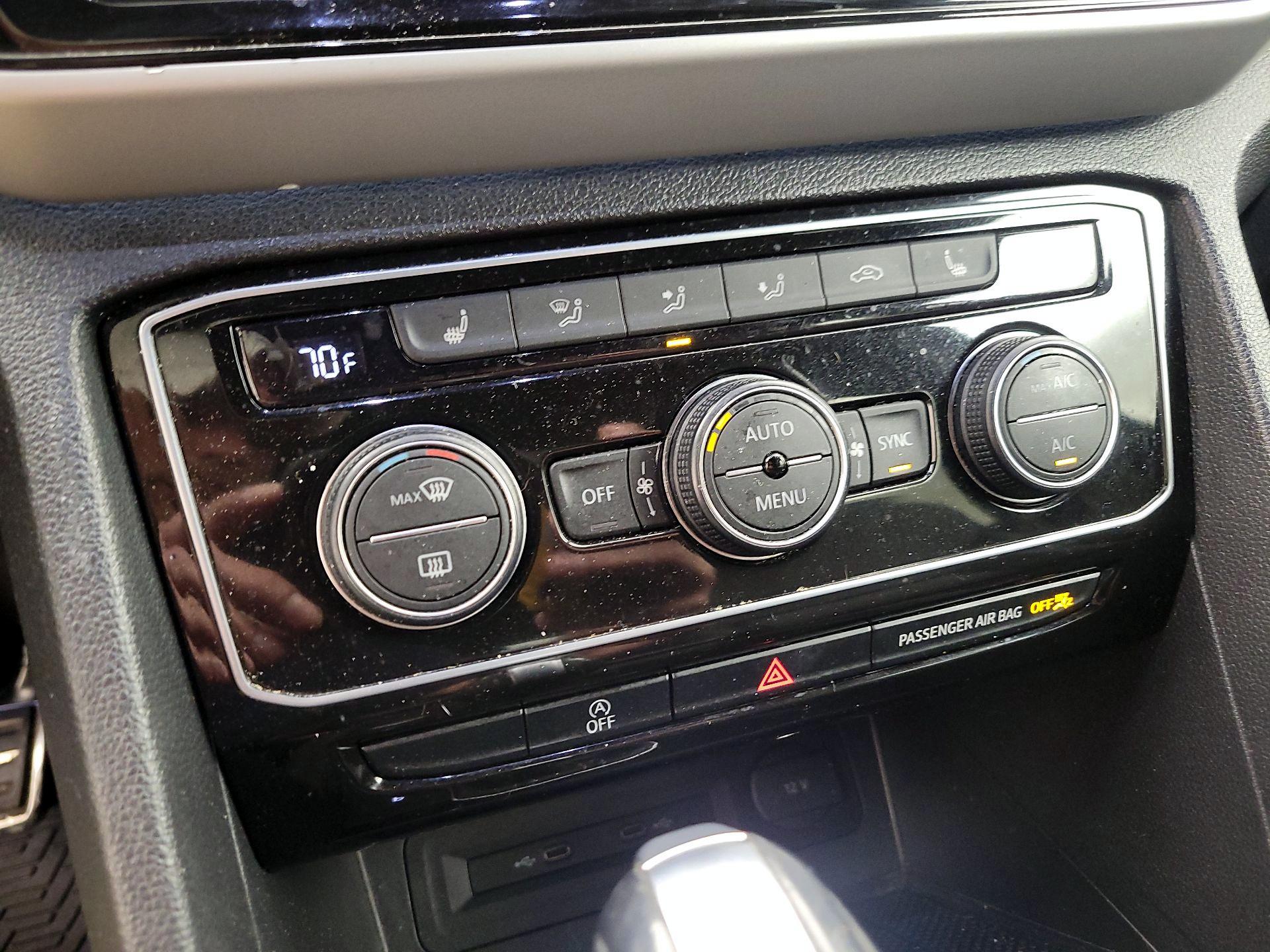 Thumbnail: 2021 Volkswagen Atlas - 16