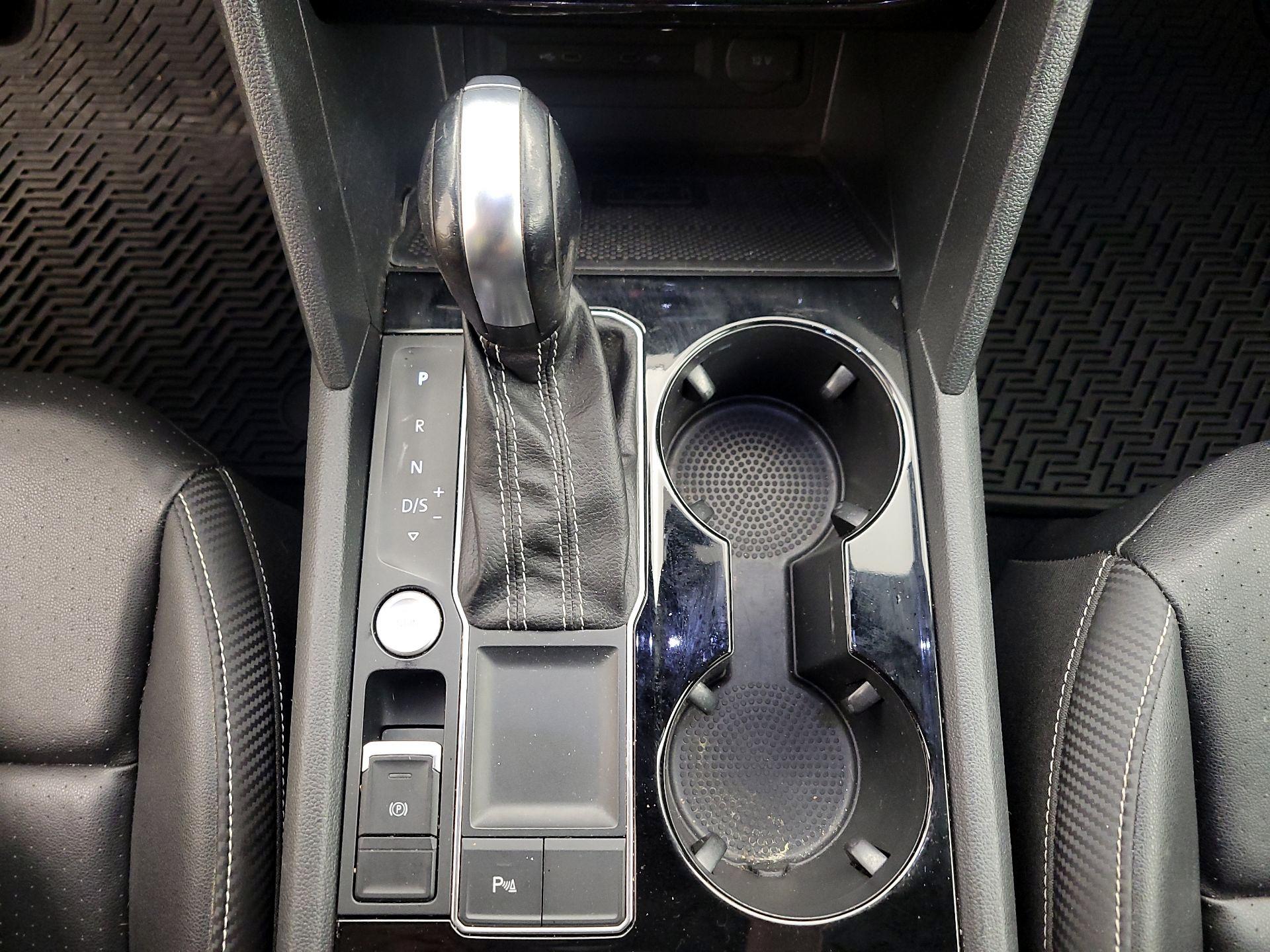 Thumbnail: 2021 Volkswagen Atlas - 17