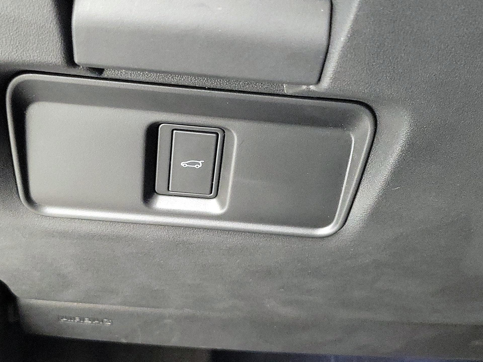 Thumbnail: 2024 Land Rover Range Rover Evoque - 13