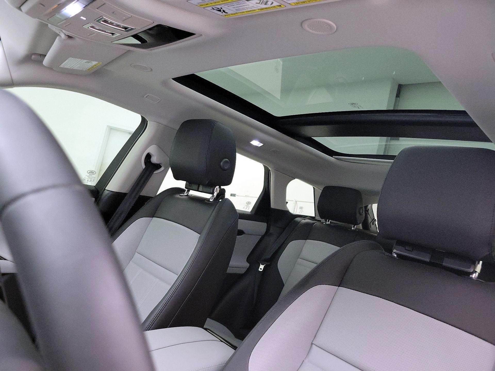 Thumbnail: 2024 Land Rover Range Rover Evoque - 20