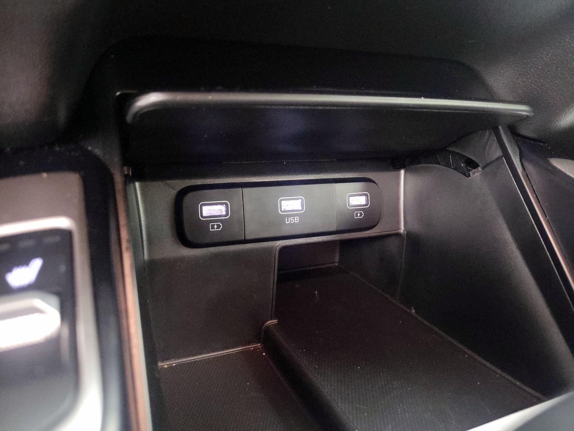 Thumbnail: 2021 Kia Sorento - 18