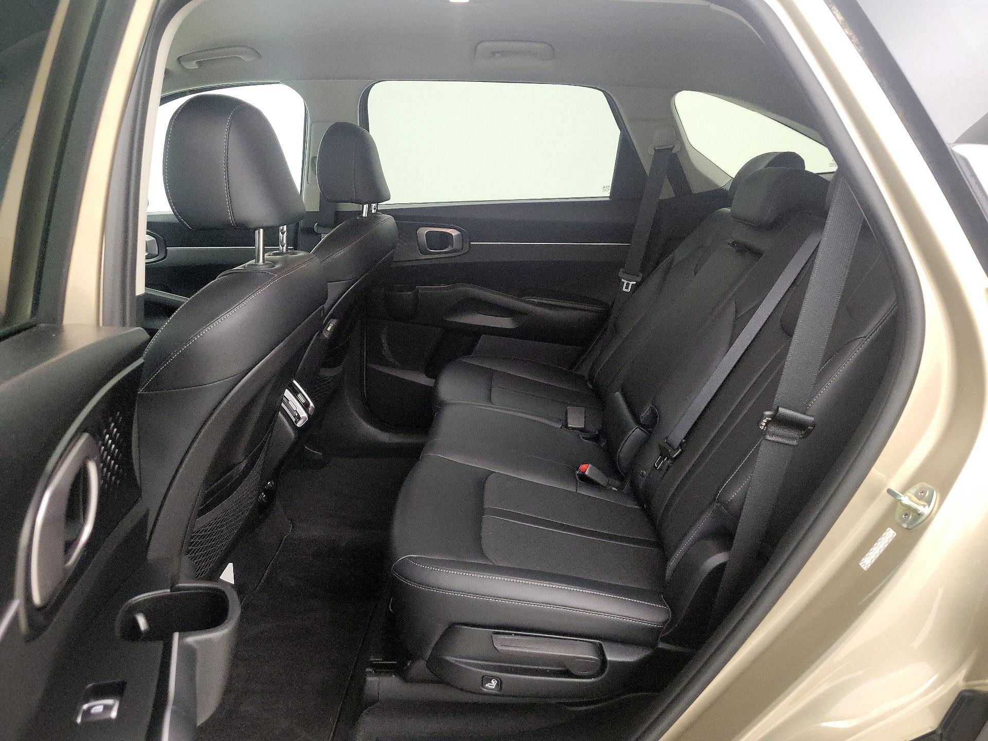 Thumbnail: 2021 Kia Sorento - 19