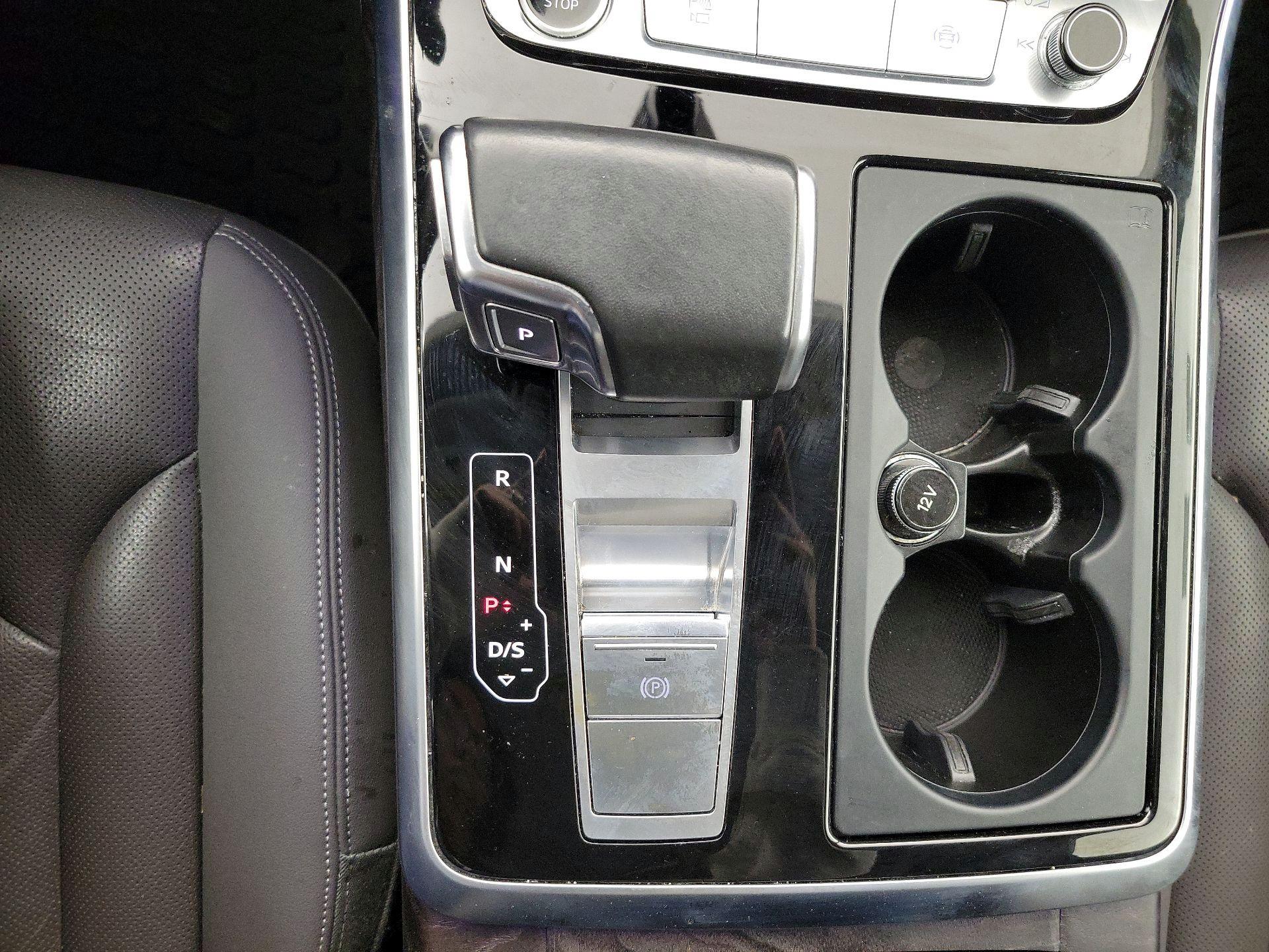 Thumbnail: 2021 Audi Q8 - 18