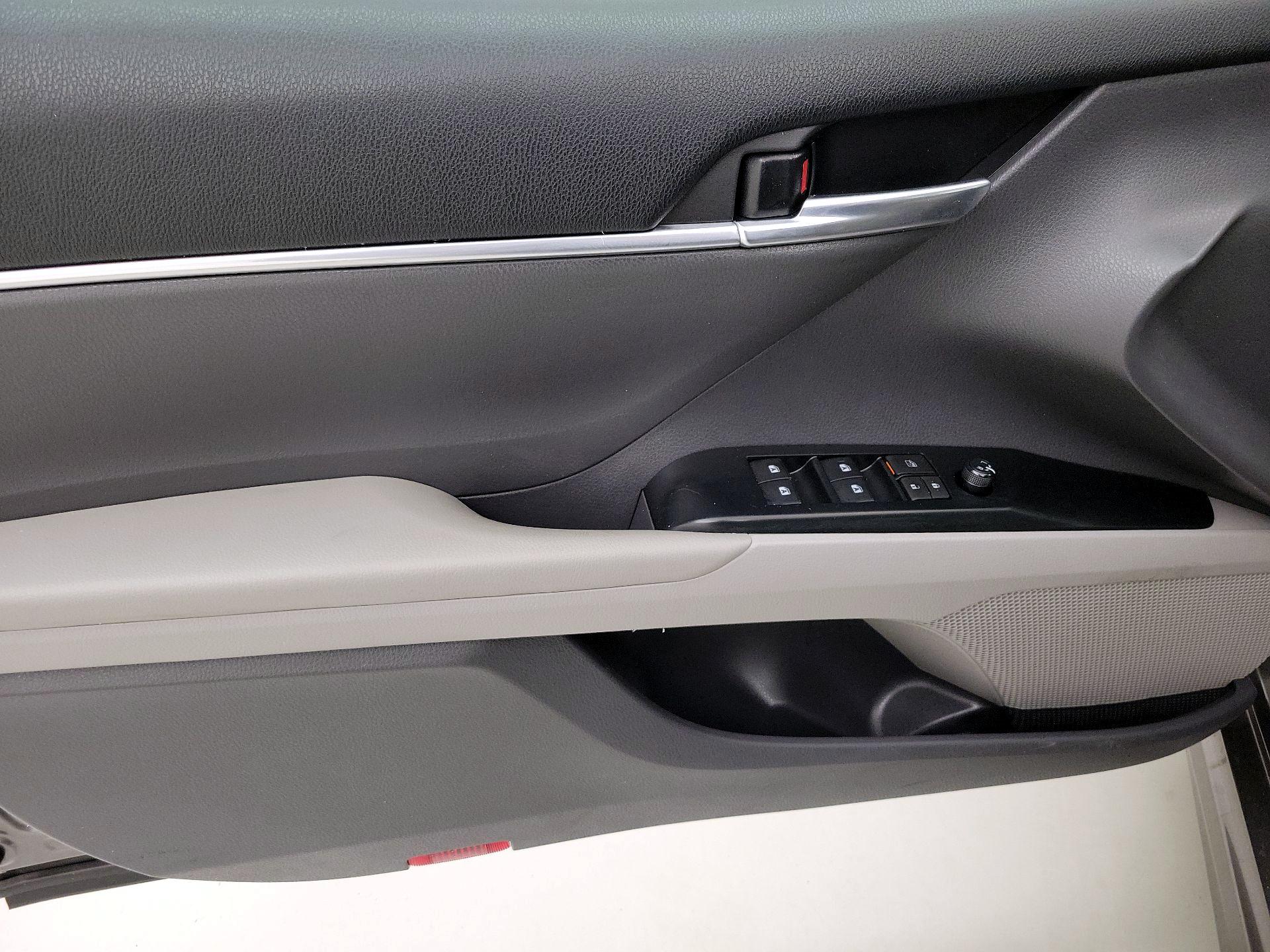 Thumbnail: 2020 Toyota Camry - 12