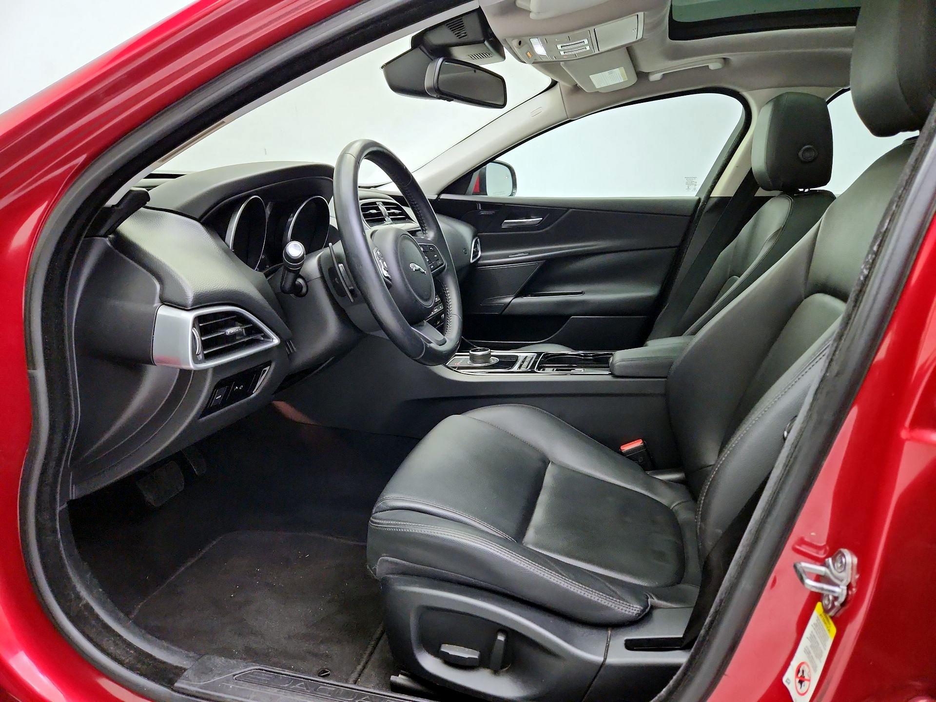 Thumbnail: 2017 Jaguar XE - 11