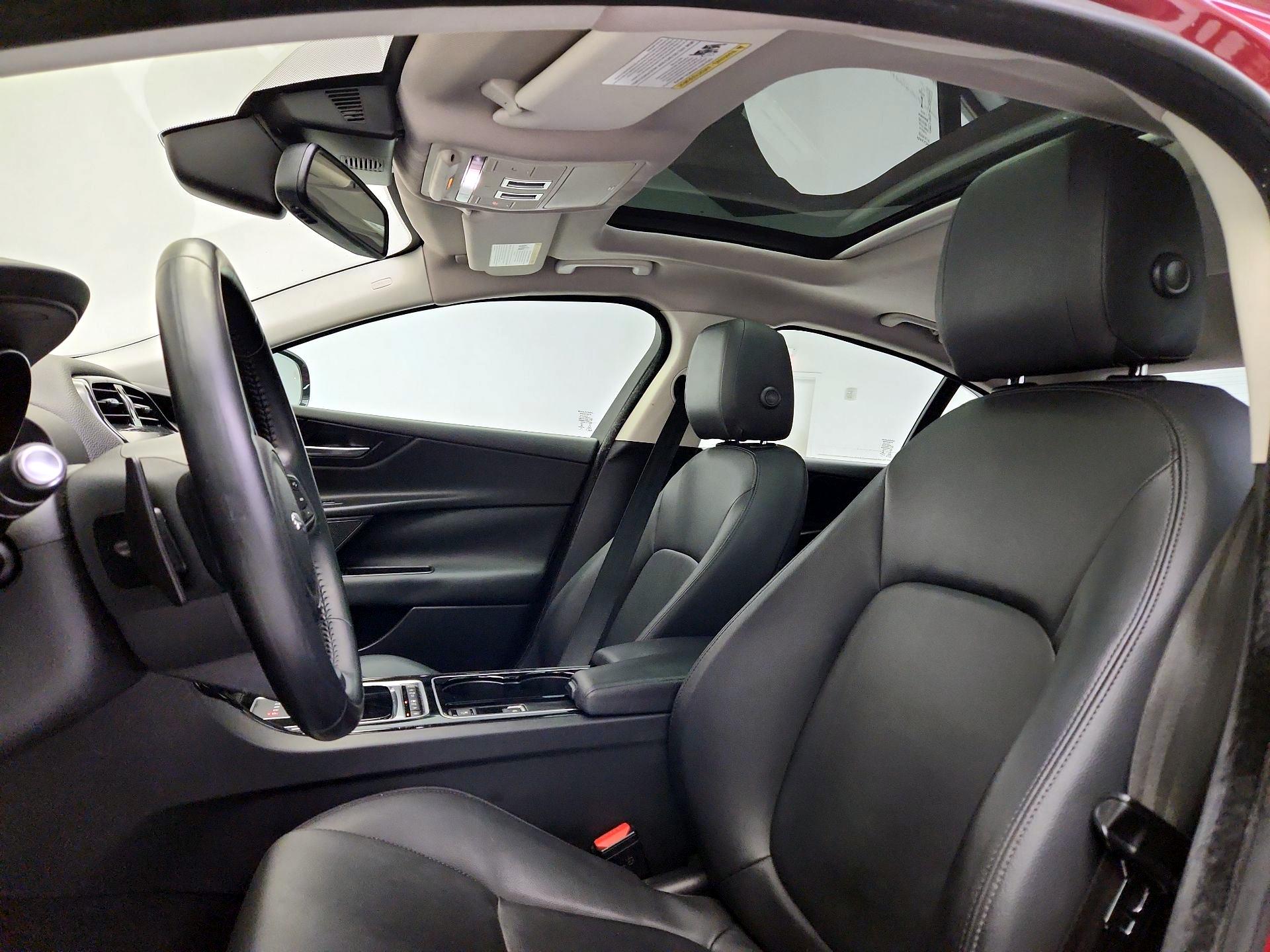 Thumbnail: 2017 Jaguar XE - 20