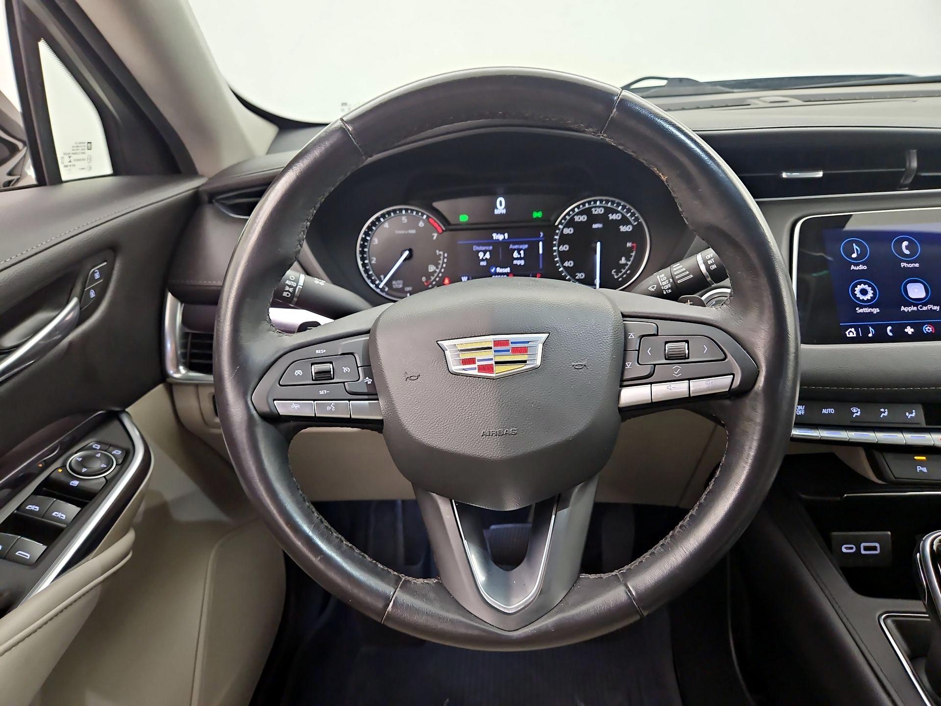 Thumbnail: 2022 Cadillac XT4 - 10