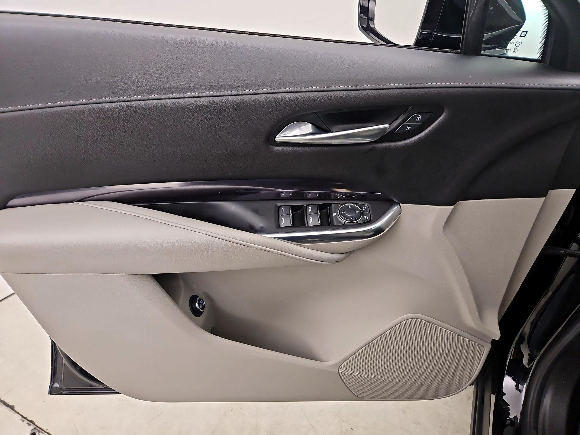 Thumbnail: 2022 Cadillac XT4 - 12