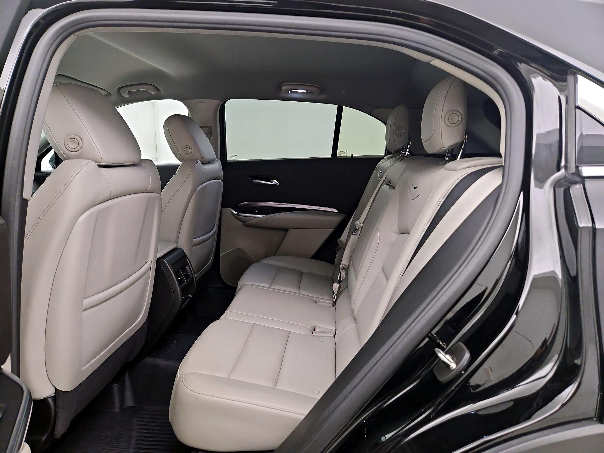 Thumbnail: 2022 Cadillac XT4 - 19
