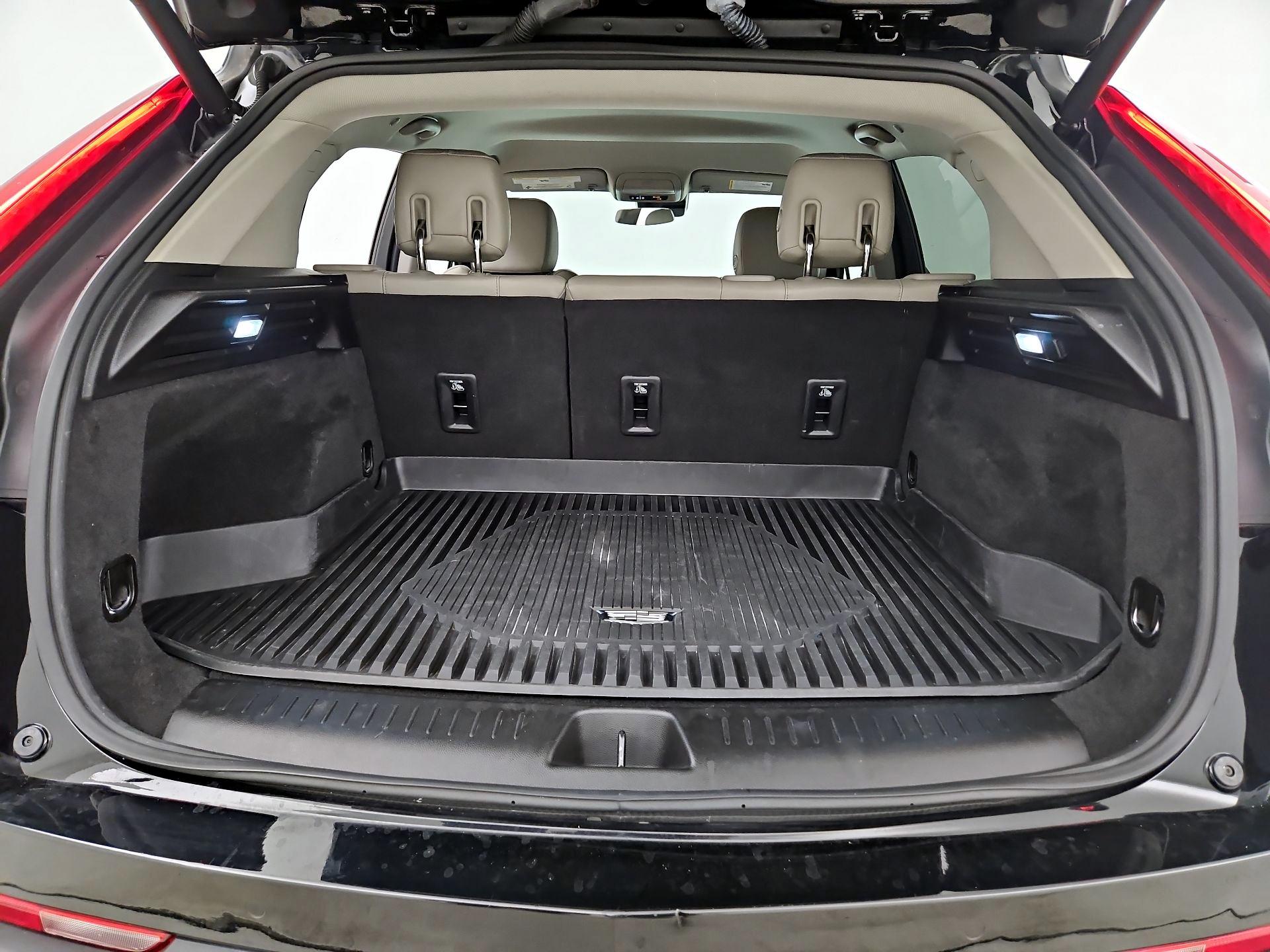 Thumbnail: 2022 Cadillac XT4 - 20