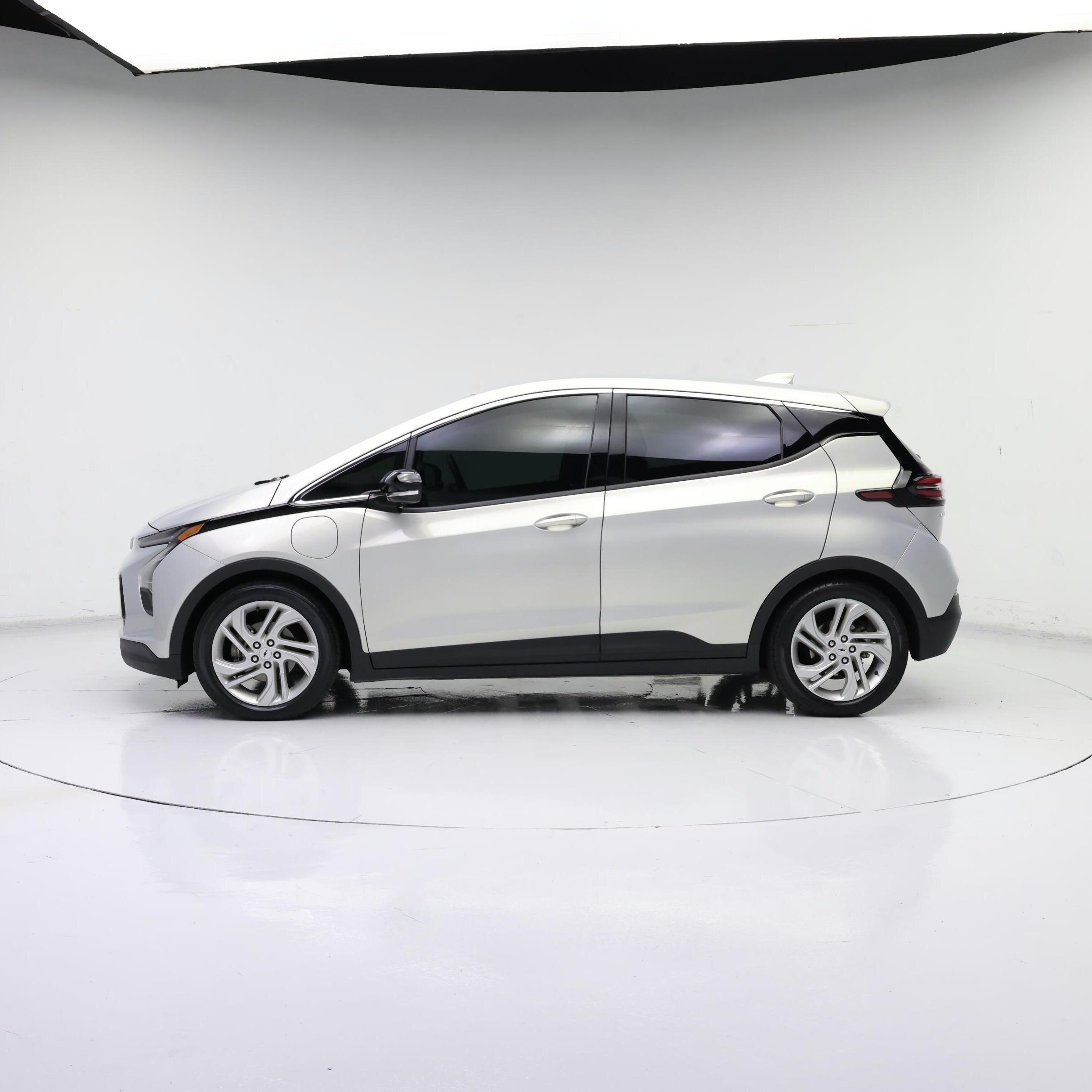 Thumbnail: 2023 Chevrolet Bolt EV - 3