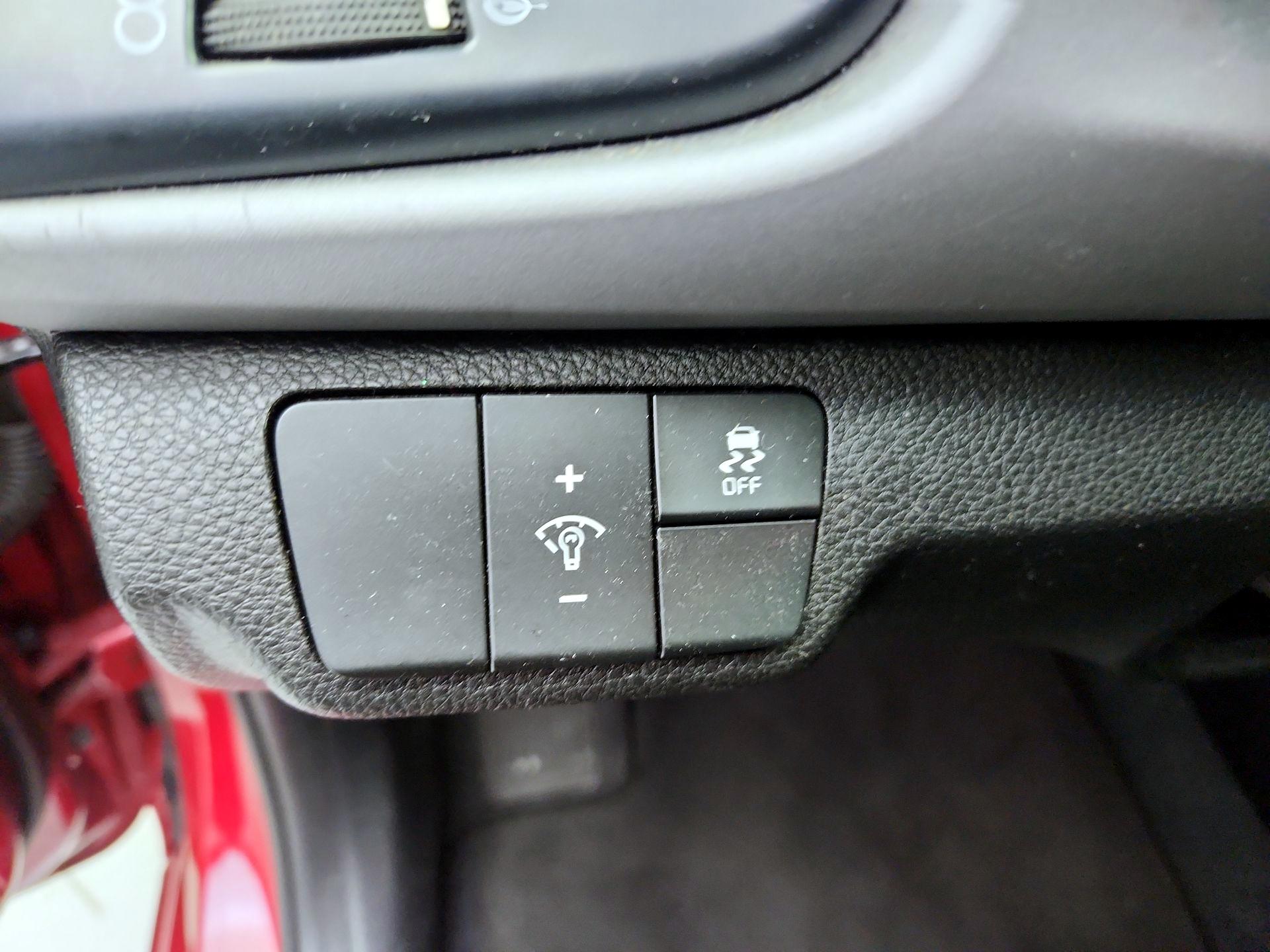 Thumbnail: 2018 Kia Rio - 13