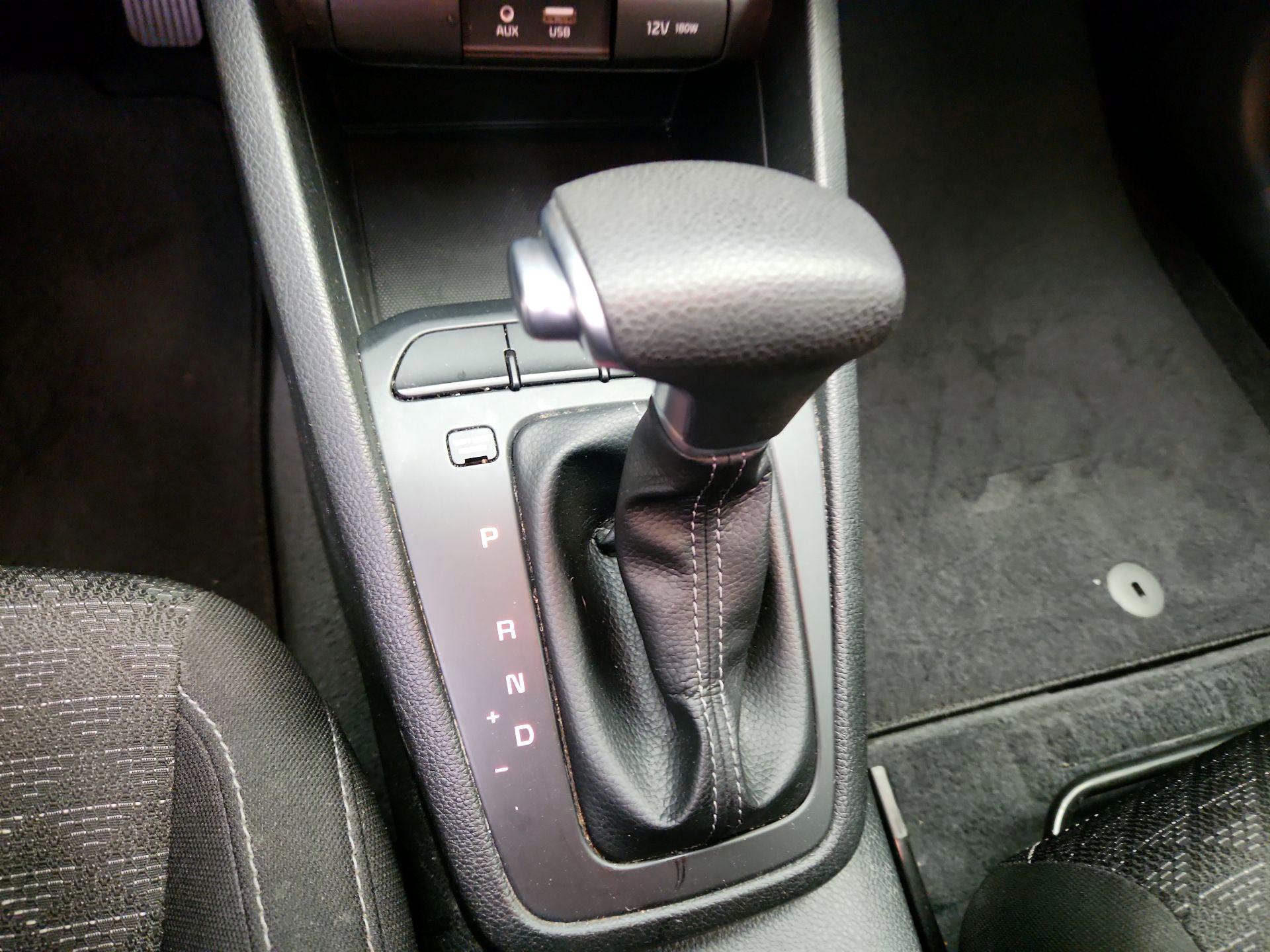 Thumbnail: 2018 Kia Rio - 17