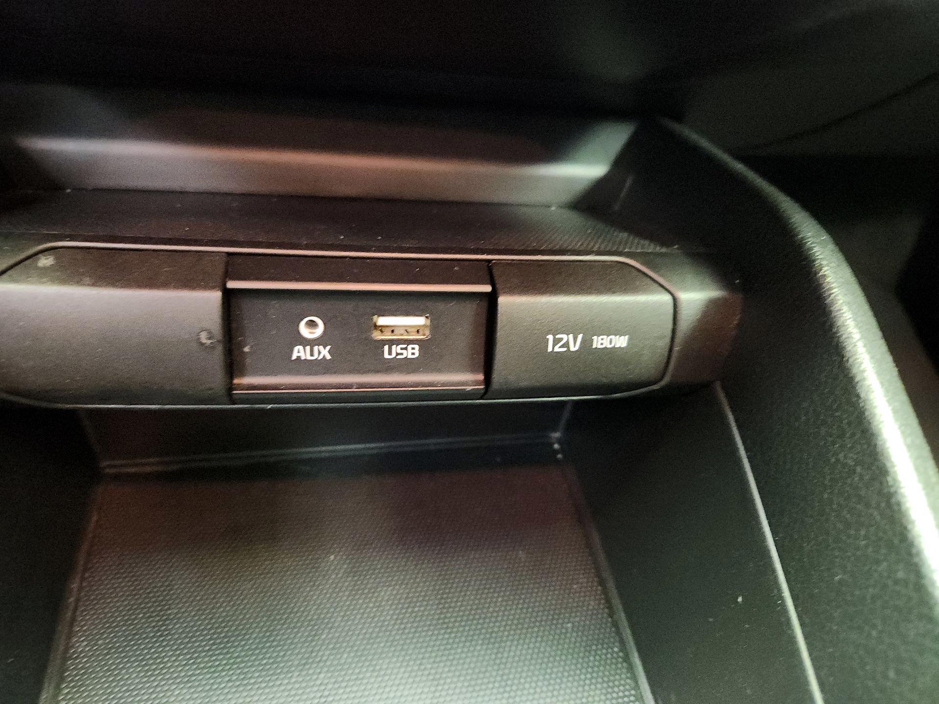 Thumbnail: 2018 Kia Rio - 18