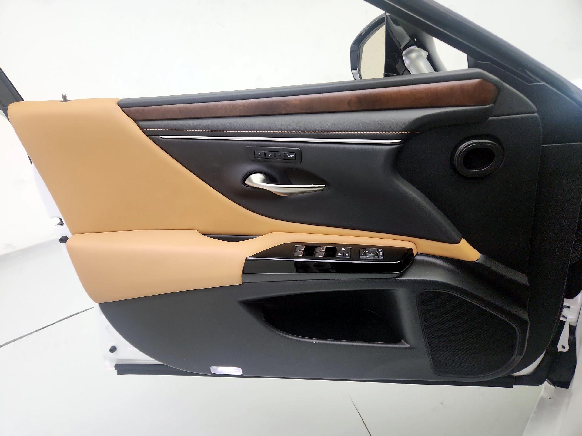 Thumbnail: 2024 Lexus ES - 12