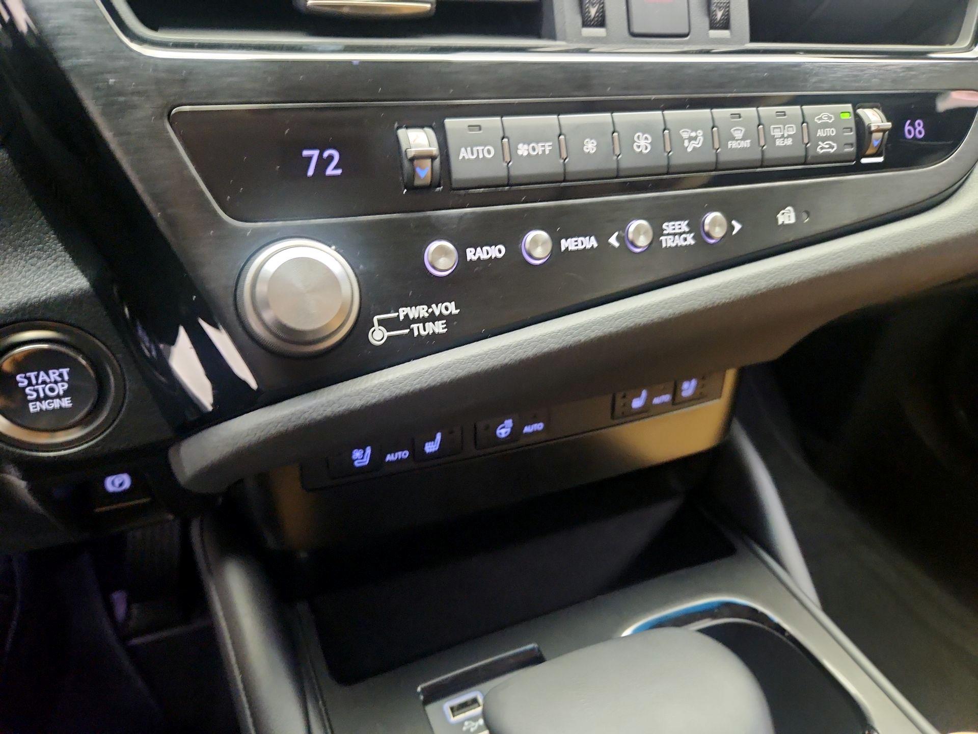 Thumbnail: 2024 Lexus ES - 16