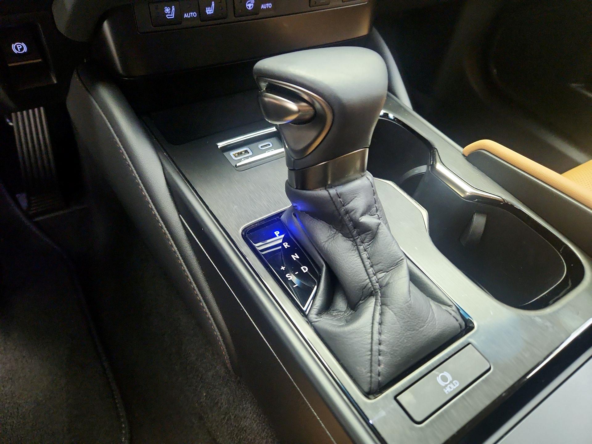 Thumbnail: 2024 Lexus ES - 17