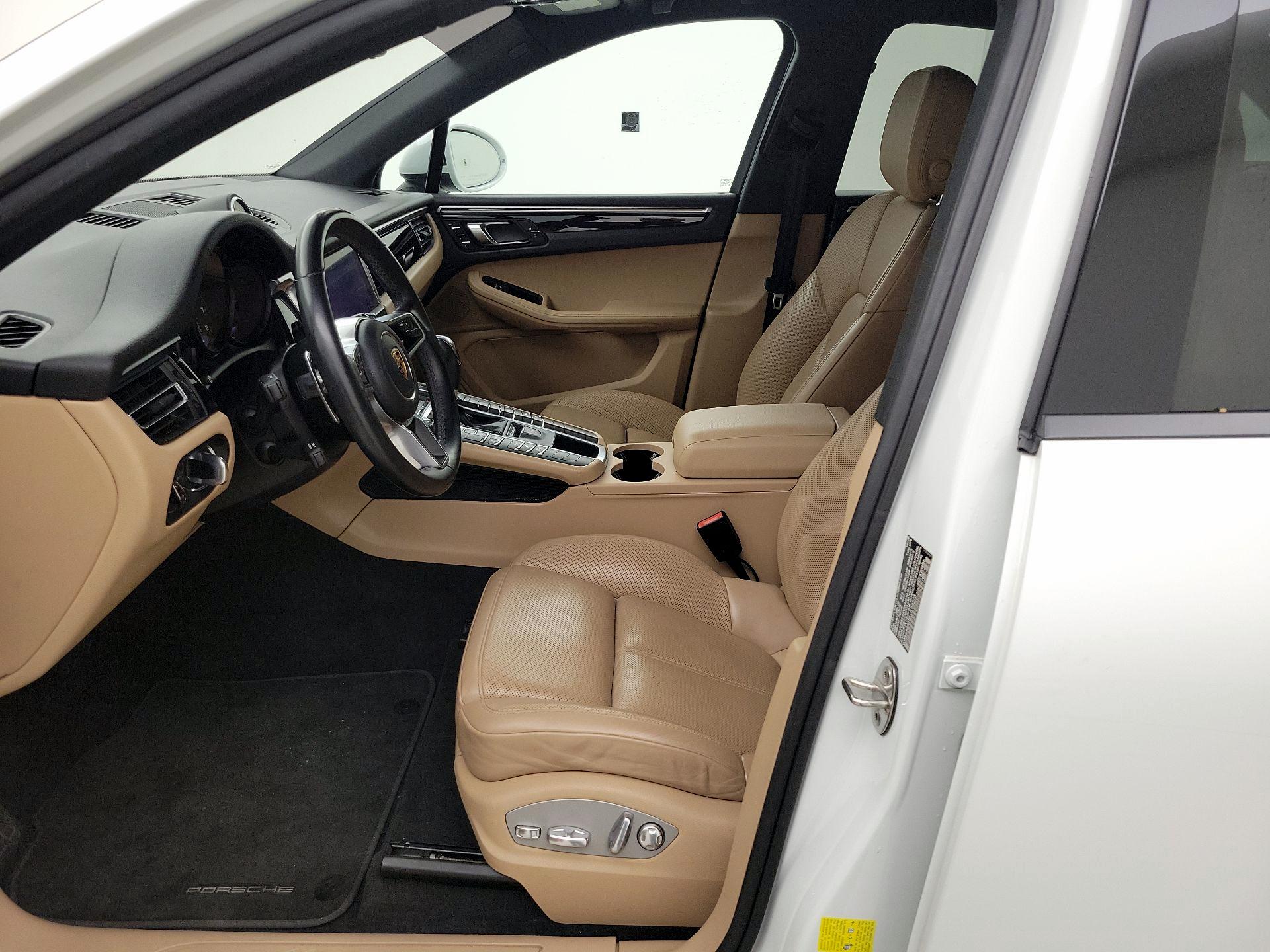 Thumbnail: 2020 Porsche Macan - 11