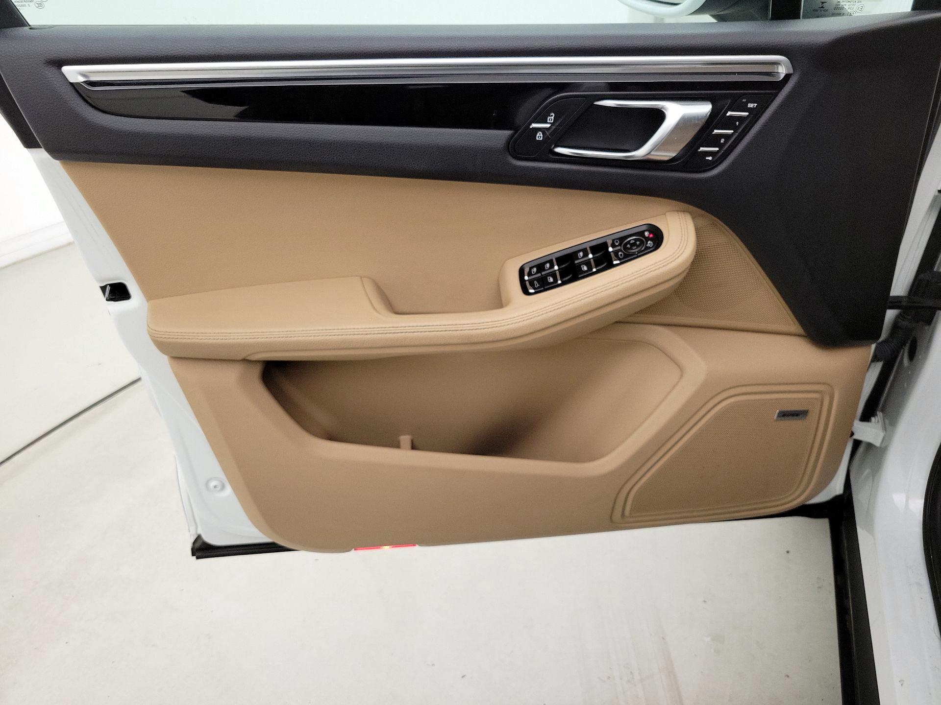 Thumbnail: 2020 Porsche Macan - 12