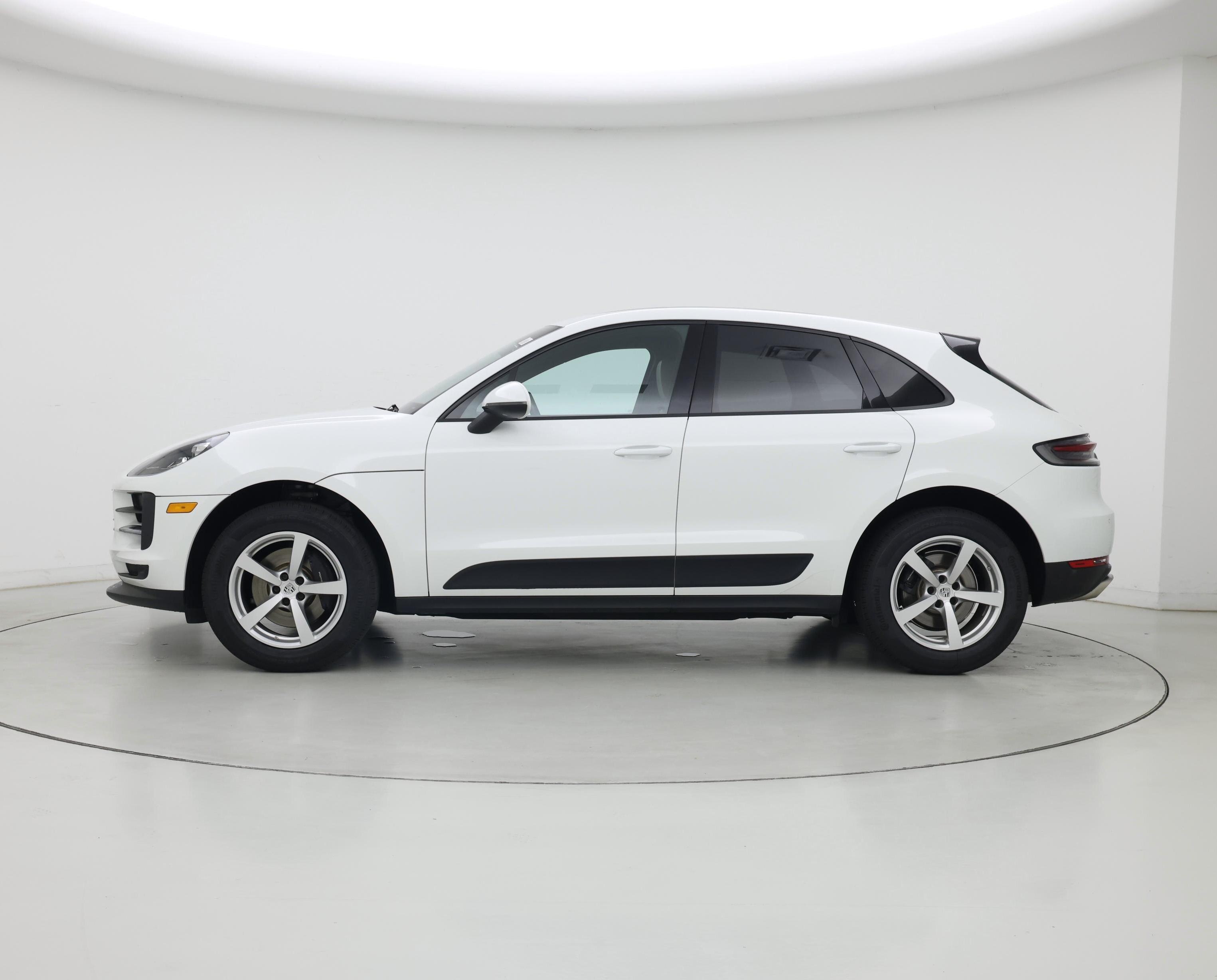 Thumbnail: 2020 Porsche Macan - 3