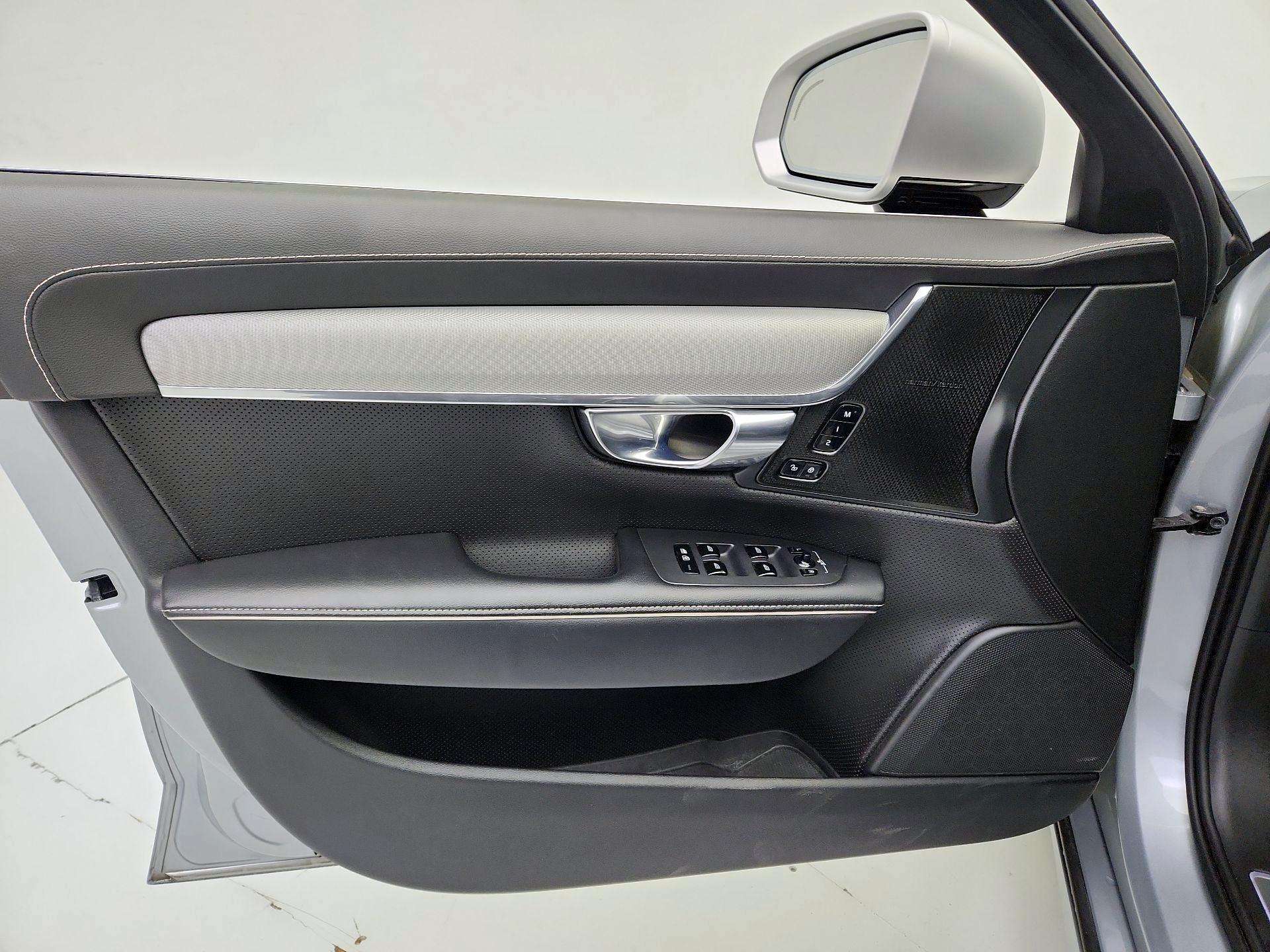 Thumbnail: 2019 Volvo V90 - 12