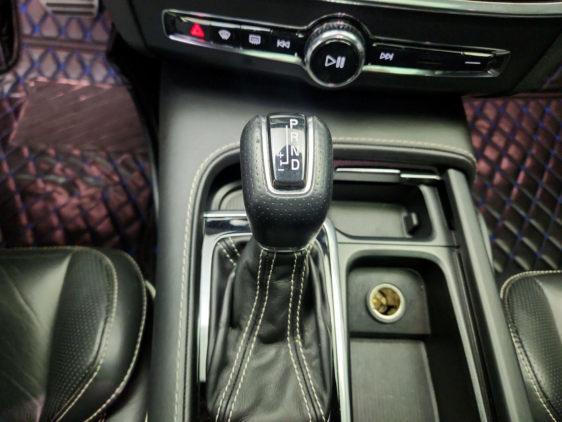 Thumbnail: 2019 Volvo V90 - 18