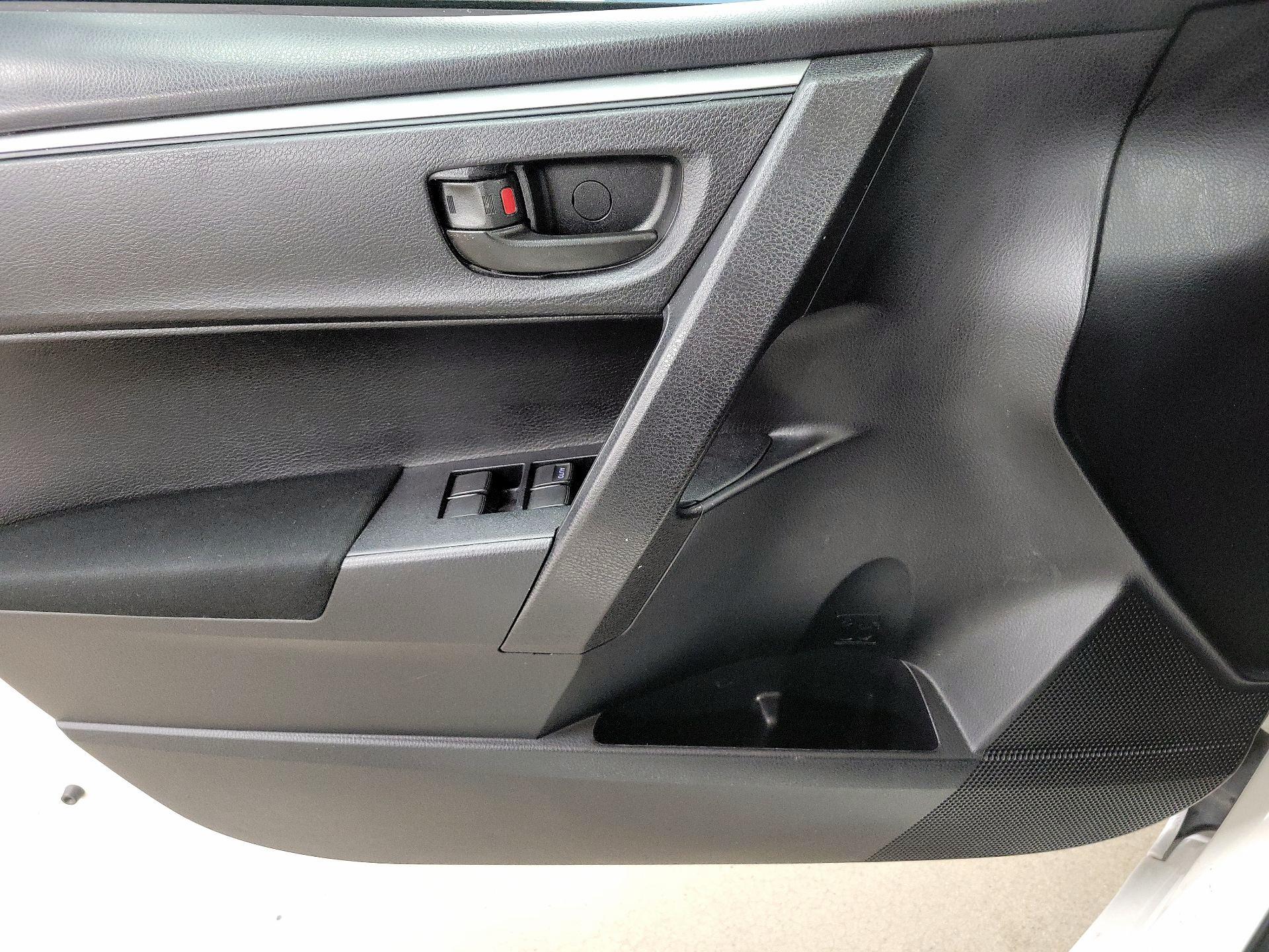 Thumbnail: 2016 Toyota Corolla - 12