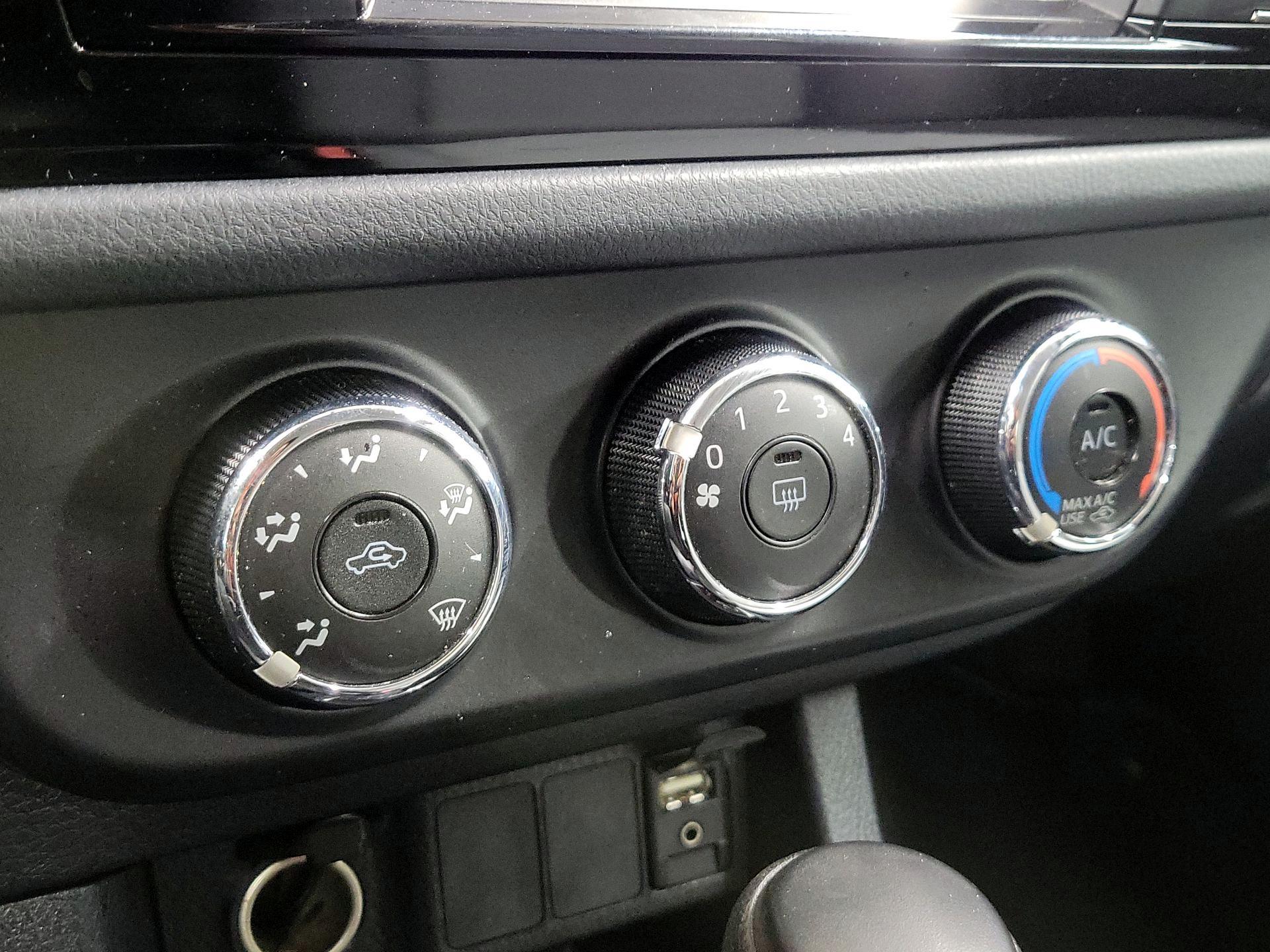 Thumbnail: 2016 Toyota Corolla - 15