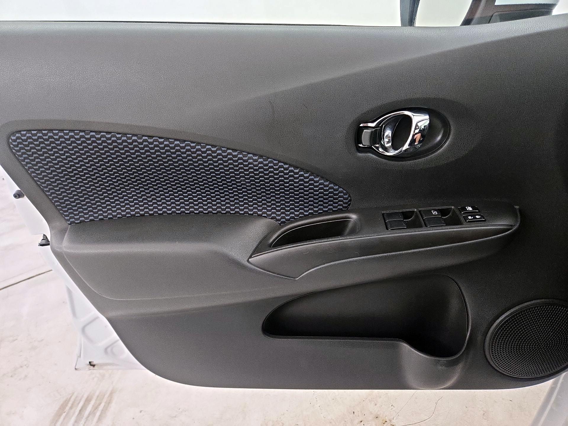 Thumbnail: 2019 Nissan Versa Note - 12