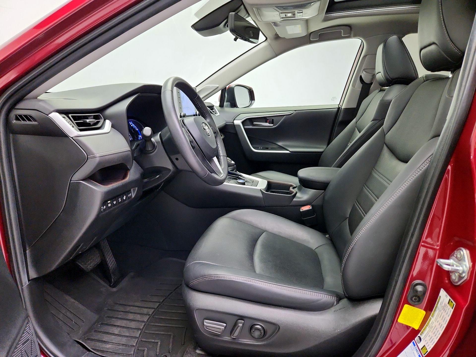 Thumbnail: 2021 Toyota RAV4 - 11