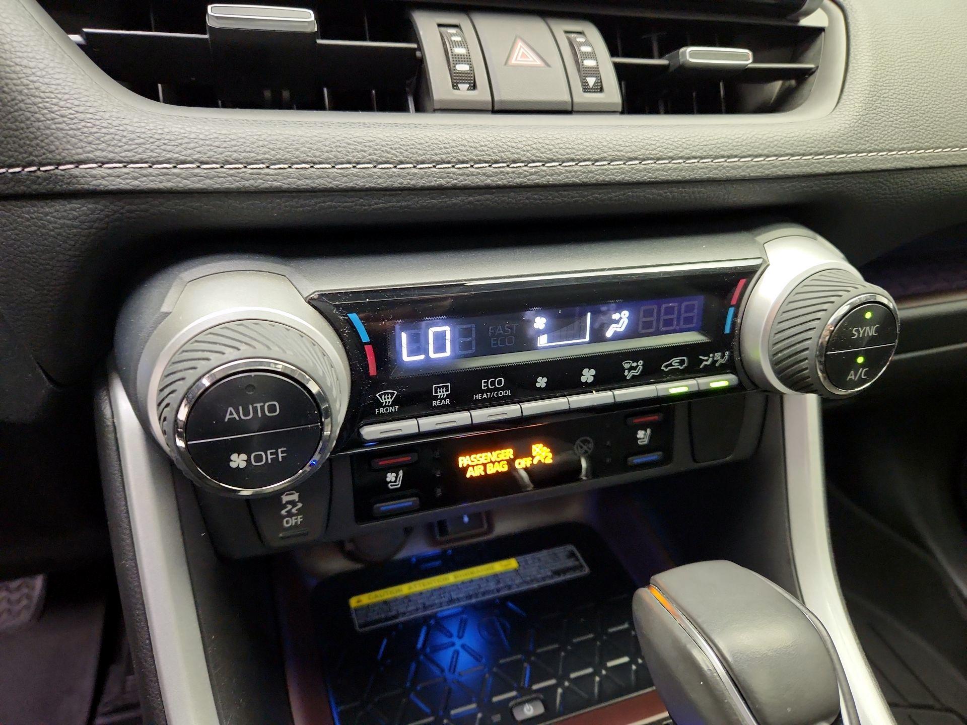 Thumbnail: 2021 Toyota RAV4 - 17