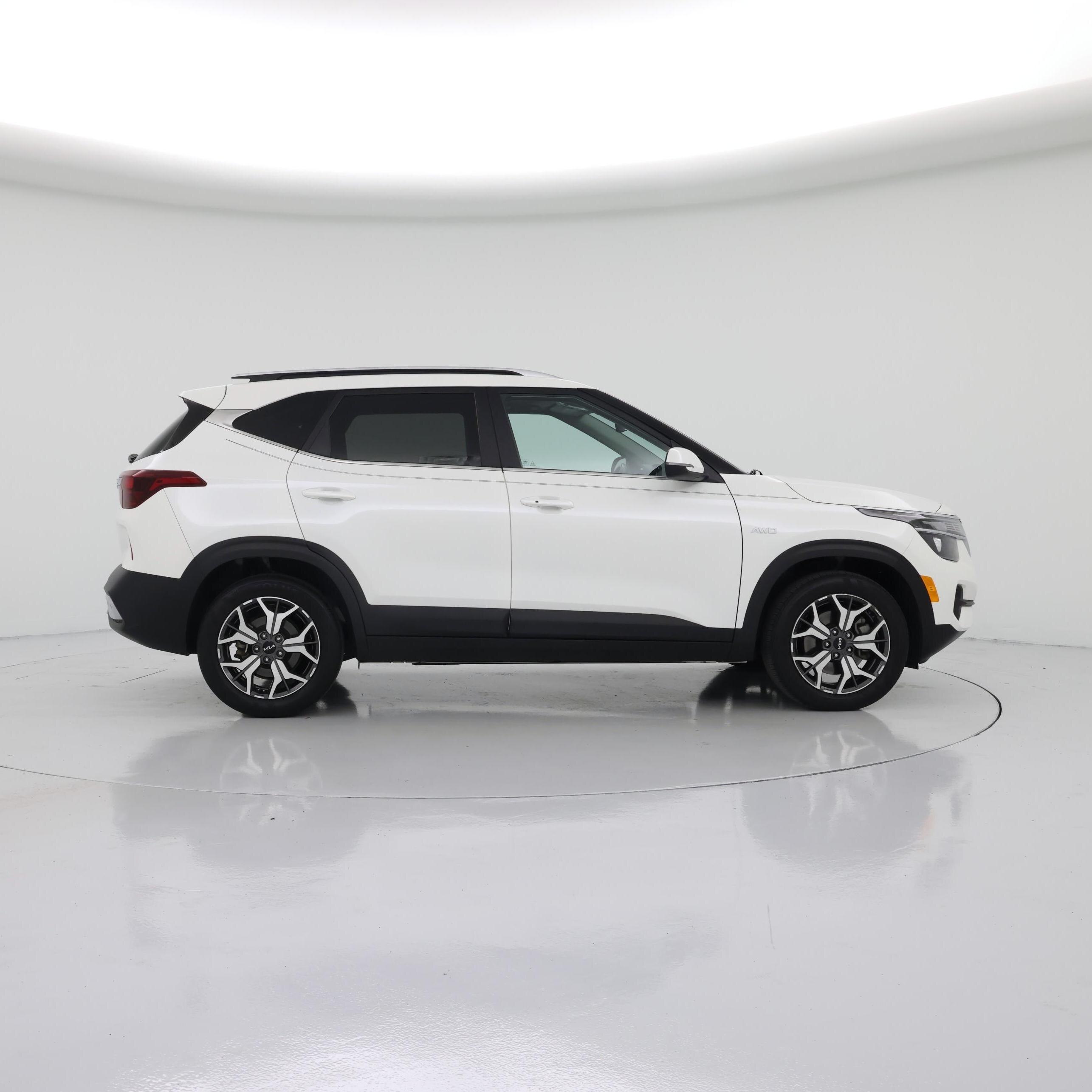 Thumbnail: 2023 Kia Seltos - 7