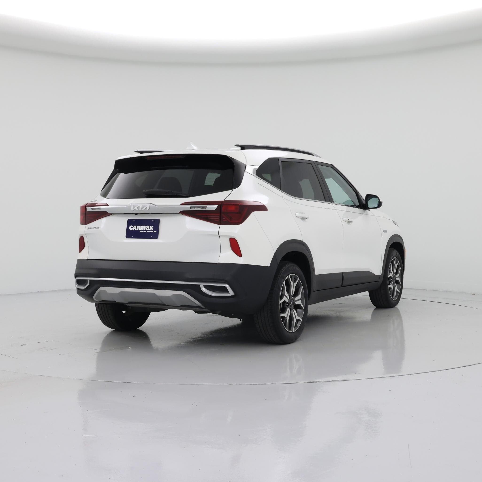 Thumbnail: 2023 Kia Seltos - 8