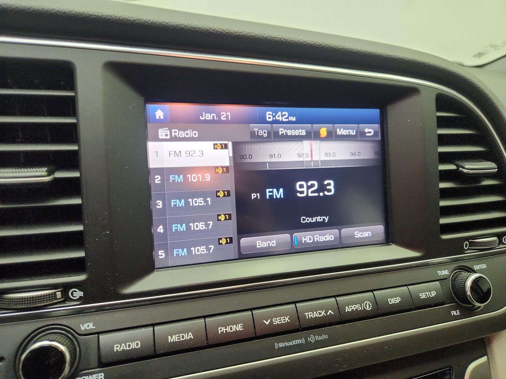 Thumbnail: 2017 Hyundai Elantra - 15