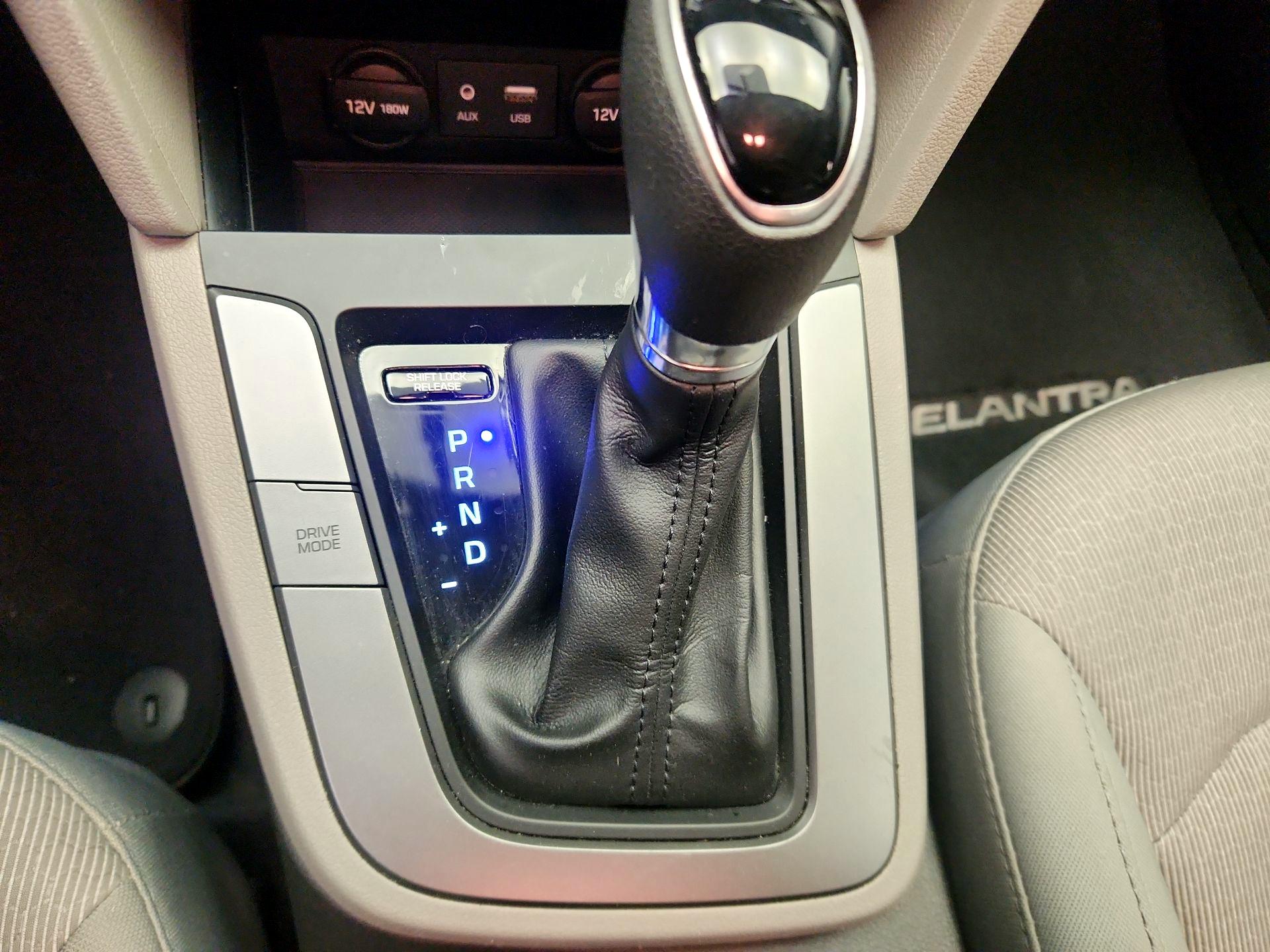 Thumbnail: 2017 Hyundai Elantra - 17