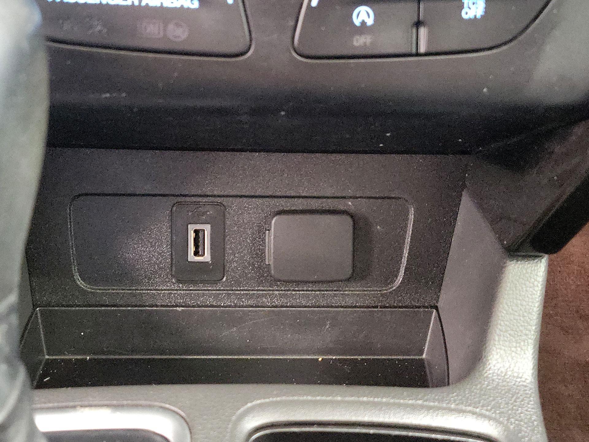 Thumbnail: 2017 Ford Escape - 18