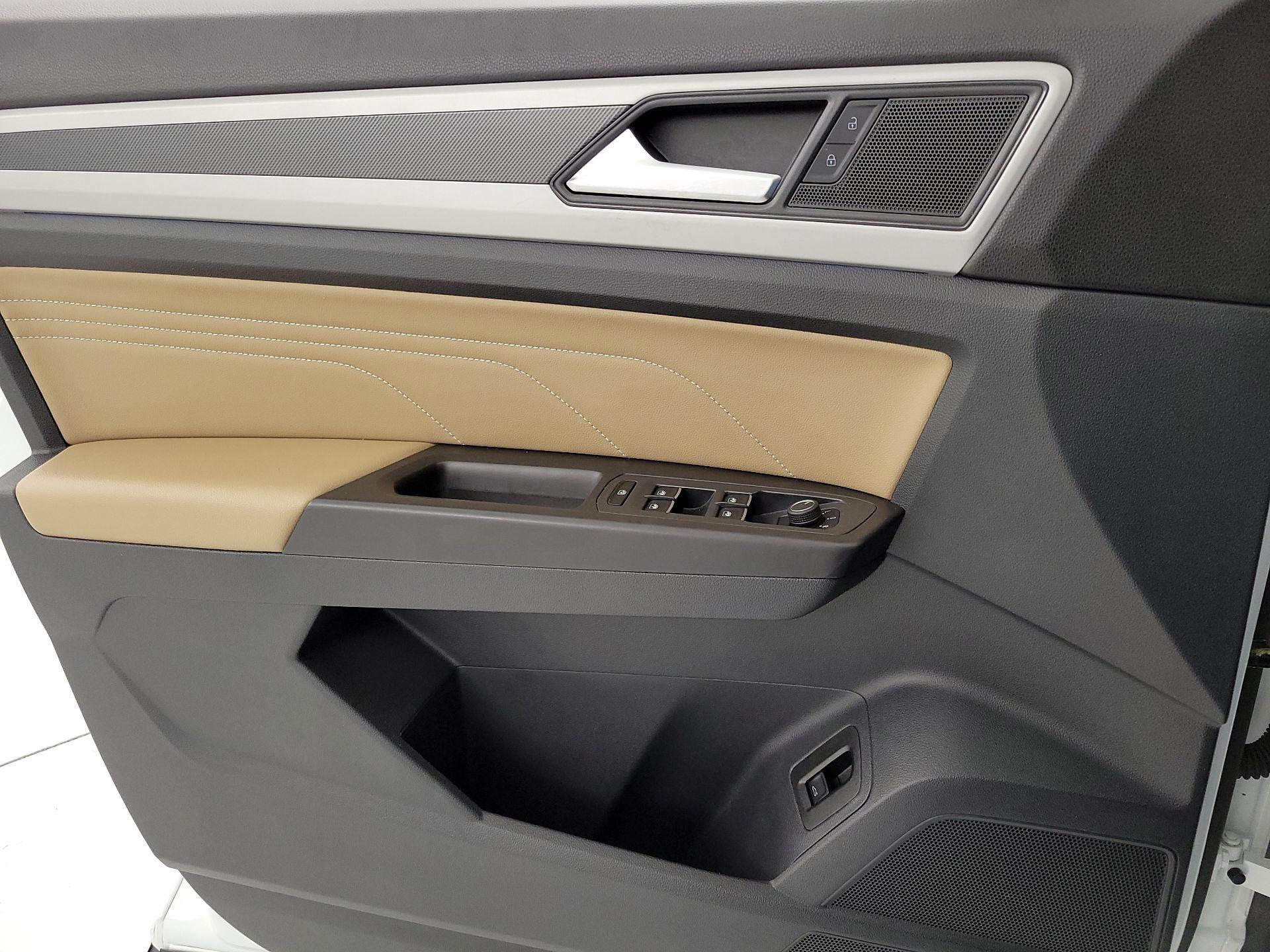 Thumbnail: 2022 Volkswagen Atlas - 12