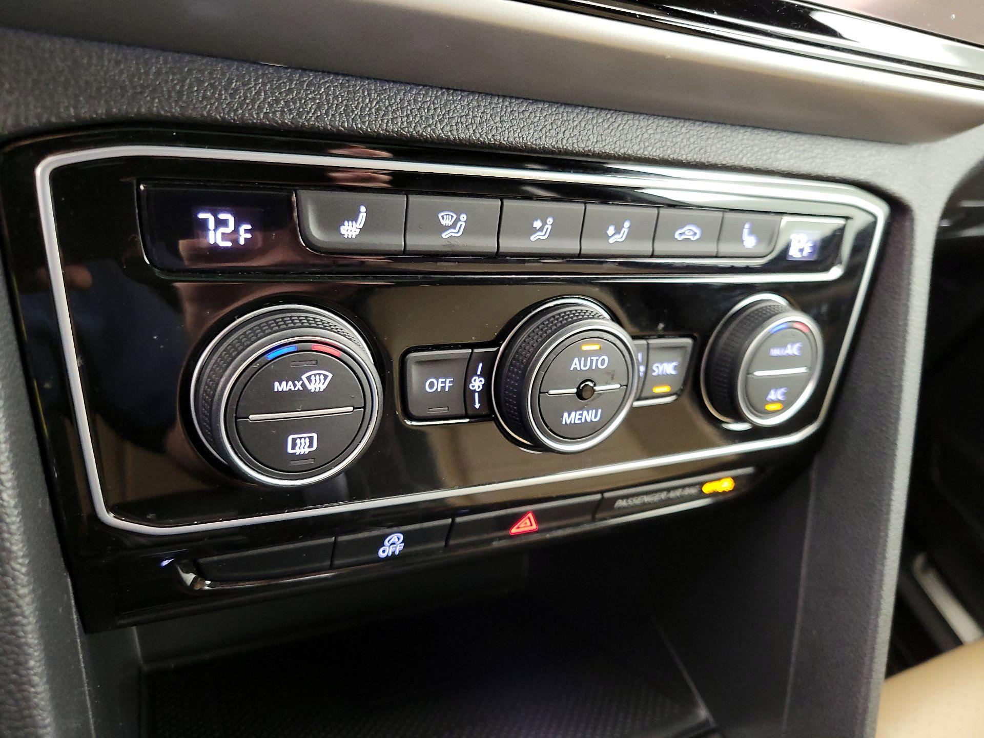 Thumbnail: 2022 Volkswagen Atlas - 17