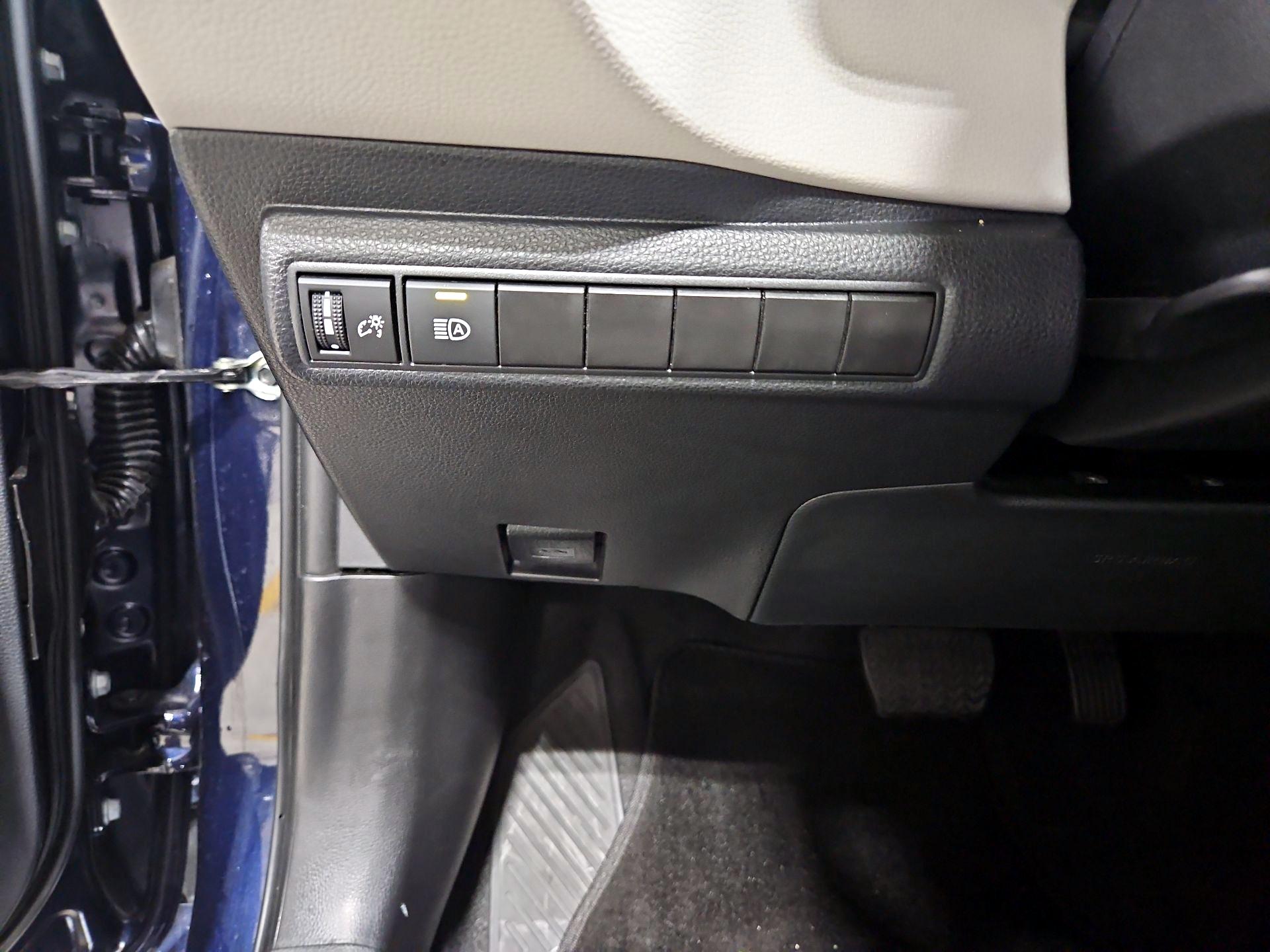 Thumbnail: 2025 Toyota Corolla - 13