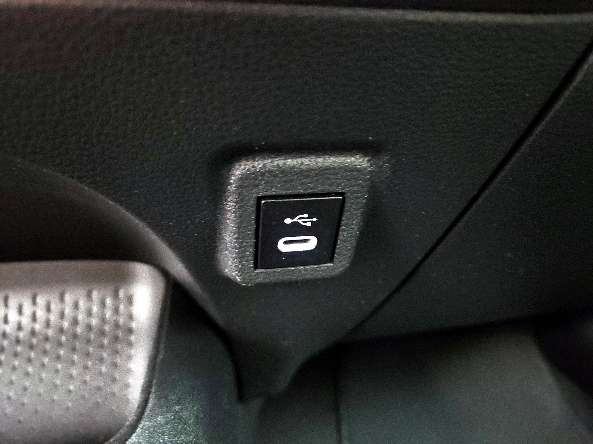 Thumbnail: 2023 Toyota Corolla - 18