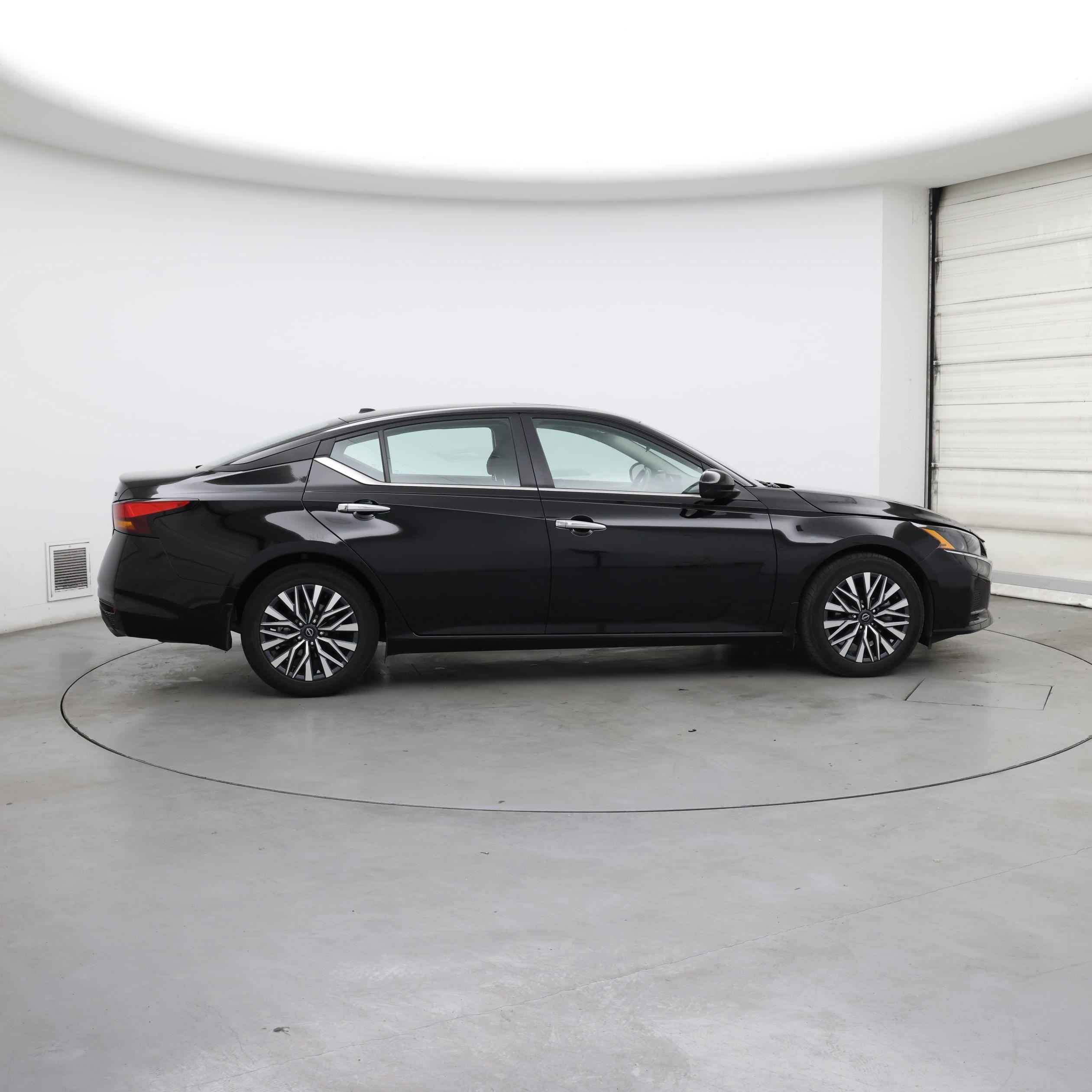 Thumbnail: 2023 Nissan Altima - 7